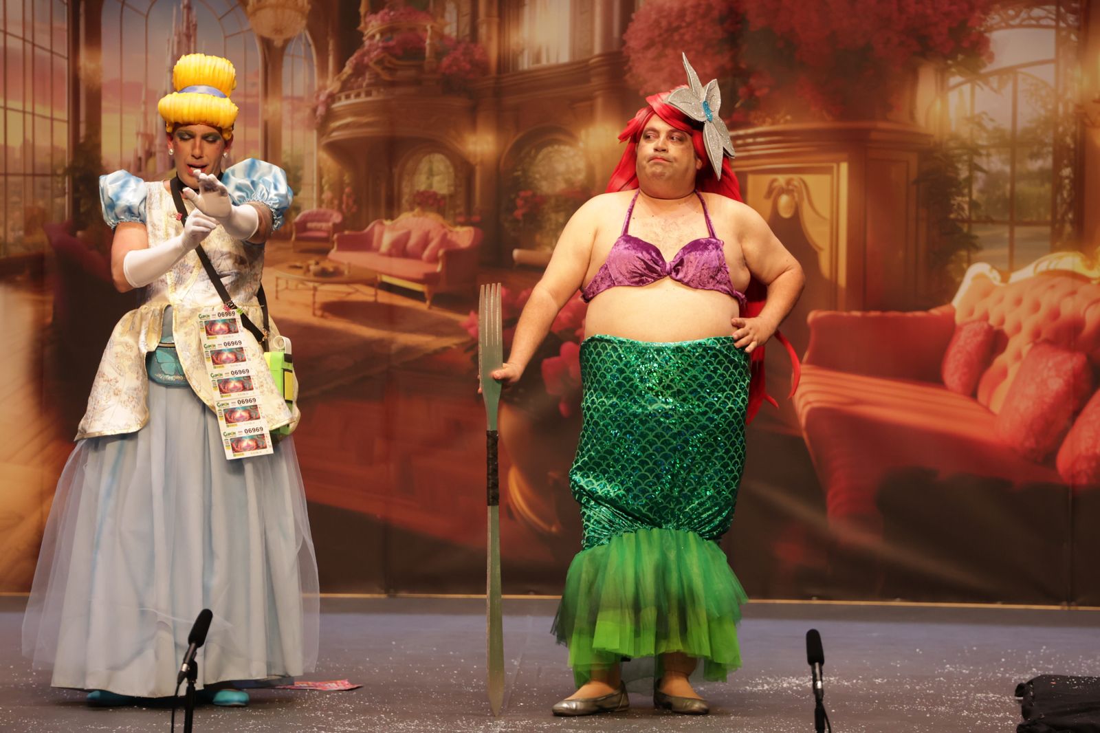 Imágenes de la actuación del cuarteto de Huelva "Un cuarteto desencantado" en el Carnaval Colombino