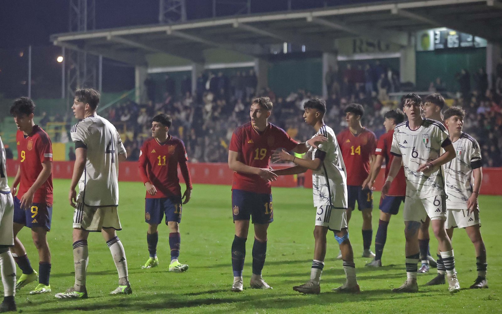 Las mejores fotos del España - Italia sub-17: Camarda, Oyono, Iago y Reyes en Los Barrios