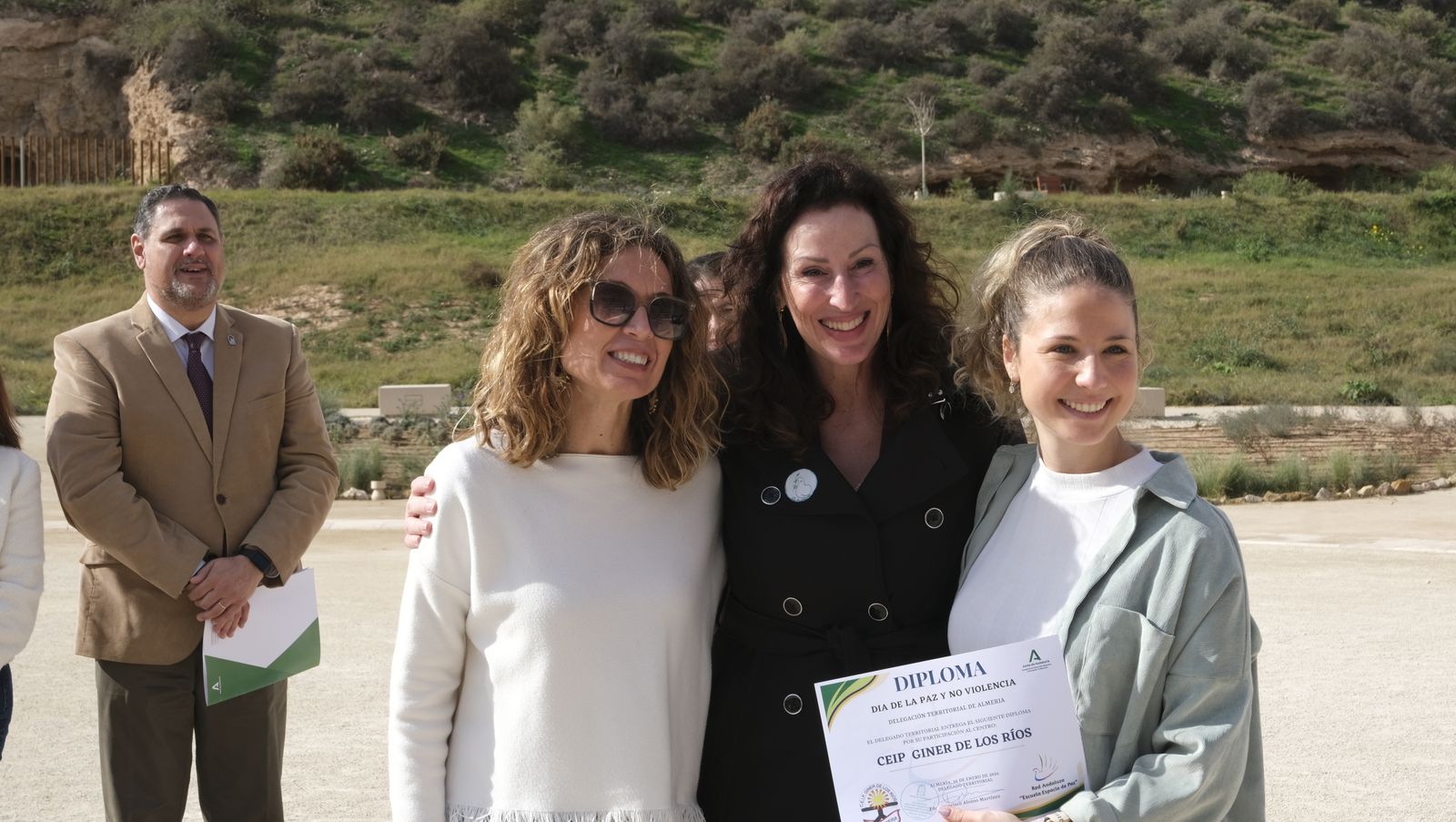 Imágenes de 'Versos por la Paz', en el Parque de La Hoya de Almería
