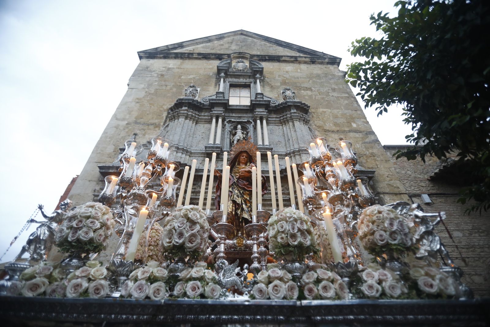 Nuestra Señora del Amparo, en su salida de San Francisco y San Eulogio.
