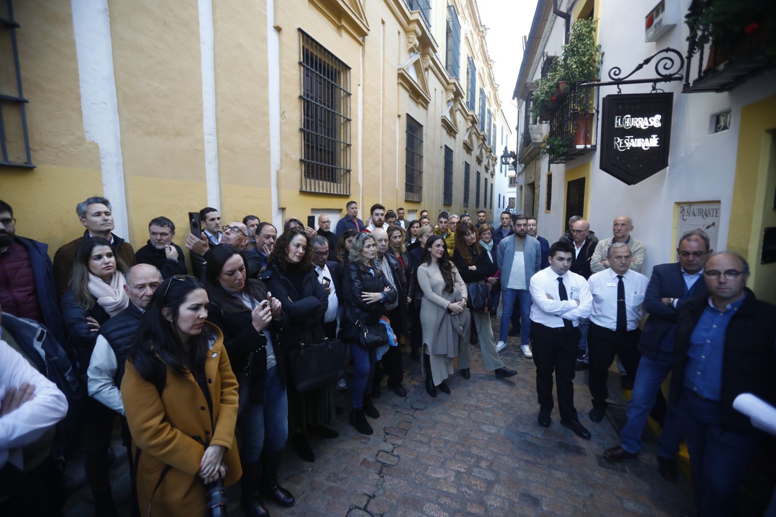 Córdoba se vuelca en el homenajea a Ángel González, el desaparecido sumiller de El Churrasco