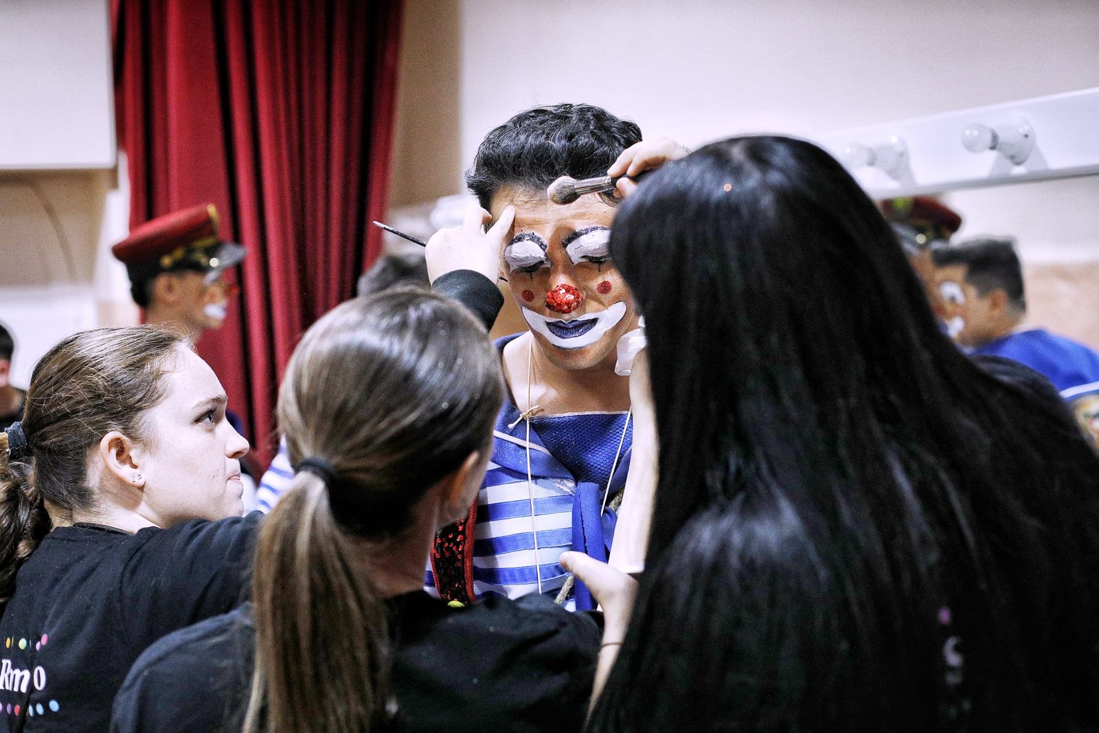 Comparsa Y seguimos cantando