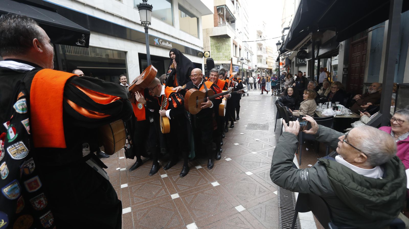 Las fotos del Pasacalles de Tunas en La Línea