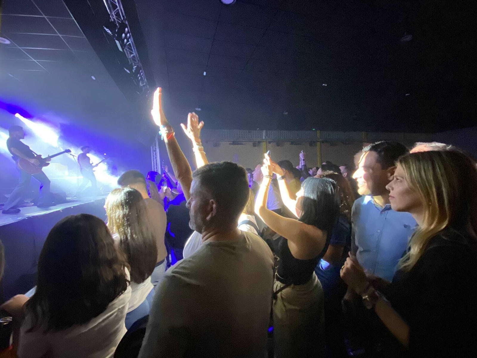 Juanma Moreno y Manuela Villena en la Sala Impala de Córdoba