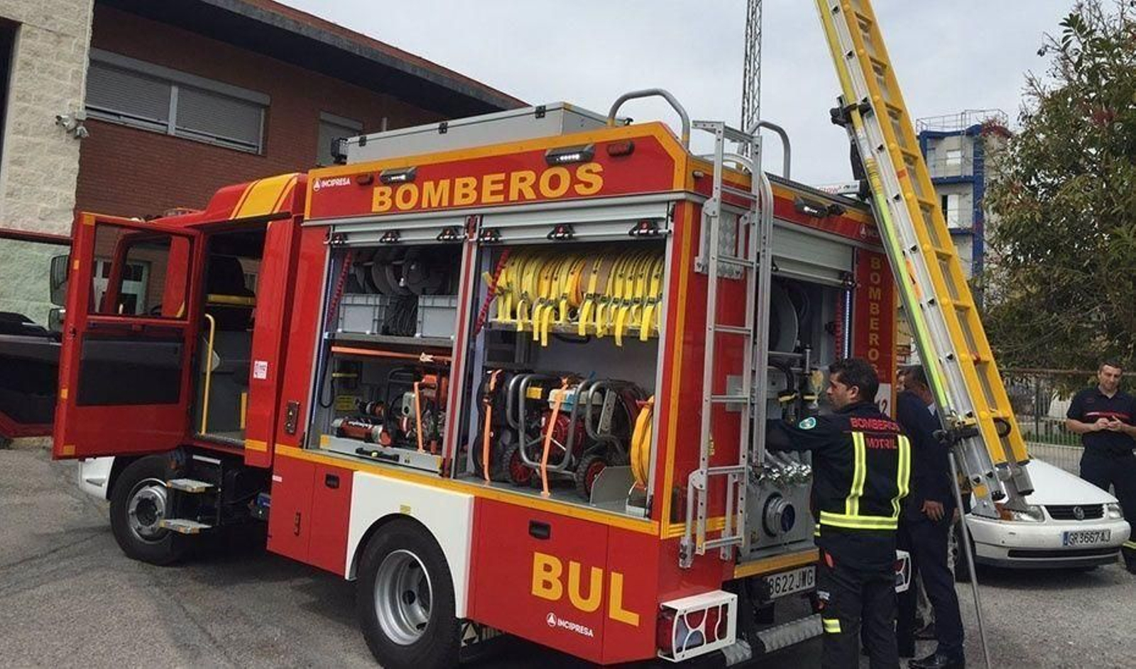 Hasta el lugar de los hechos se personaron efectivos de Bomberos.