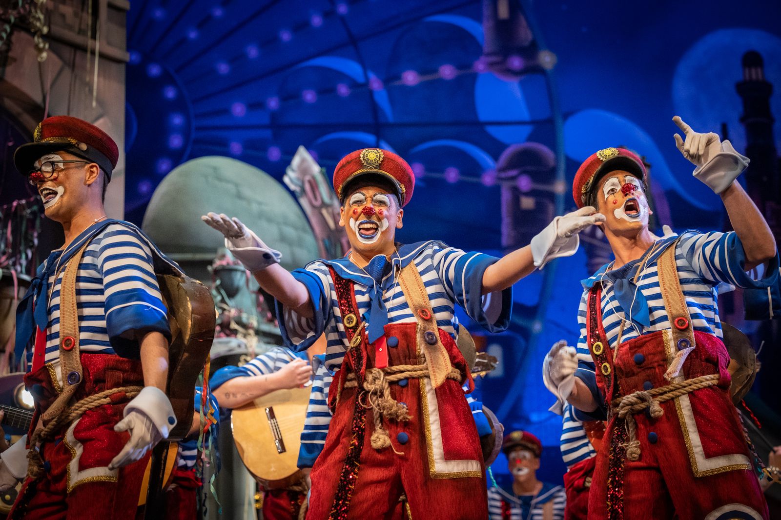 Comparsa Y seguimos cantando