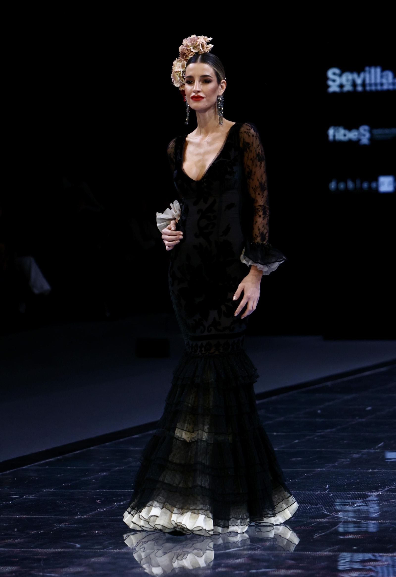 Desfile de Inma Castrejón en SIMOF 2024, todas las fotos