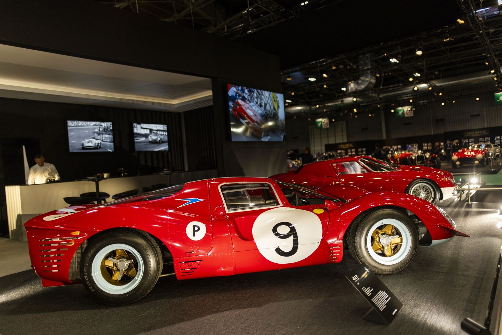 Los increíbles coches clásicos de la Retromobile 2024
