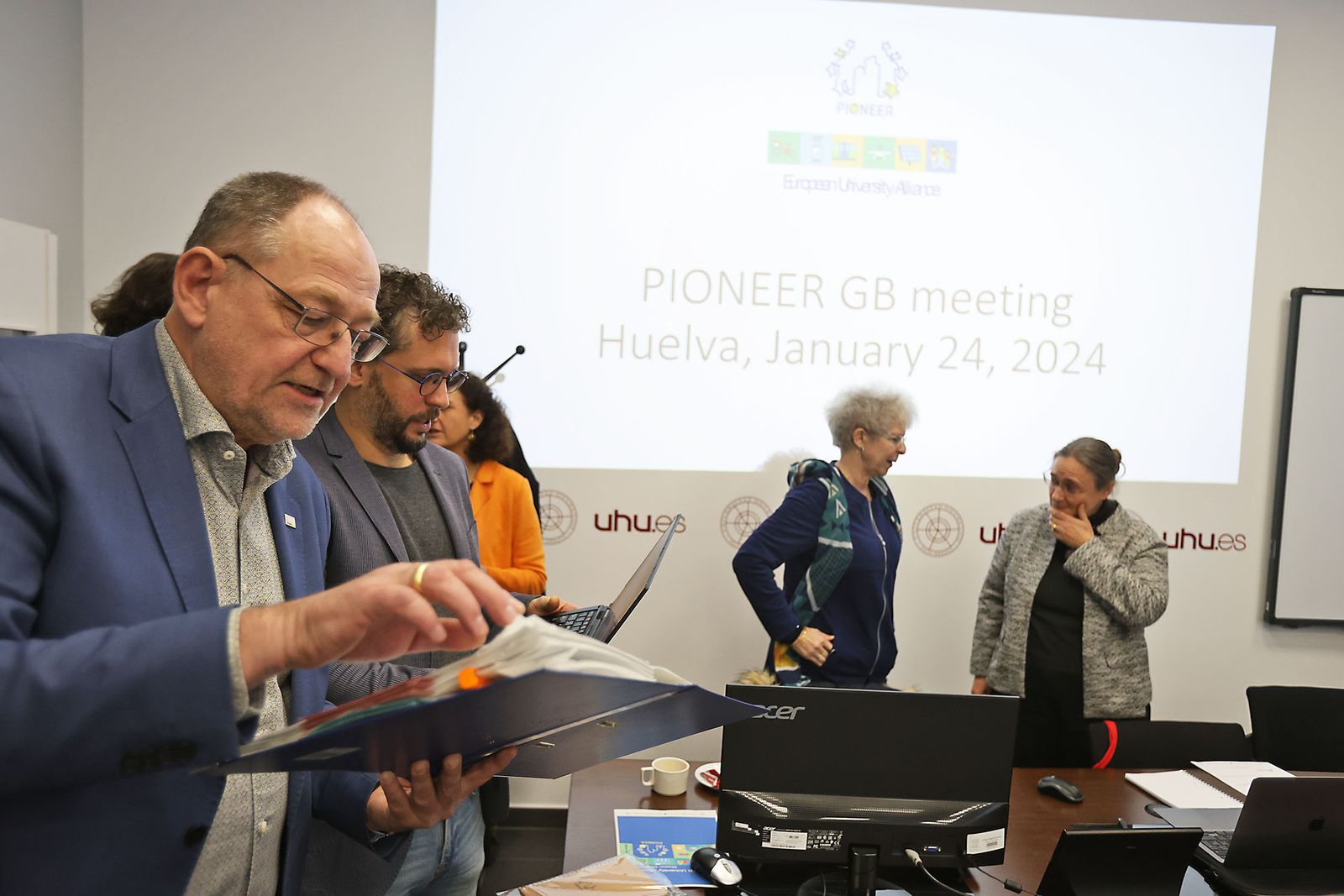 Imágenes de la firma de la Alianza Universitaria Europea PIONEER en Huelva