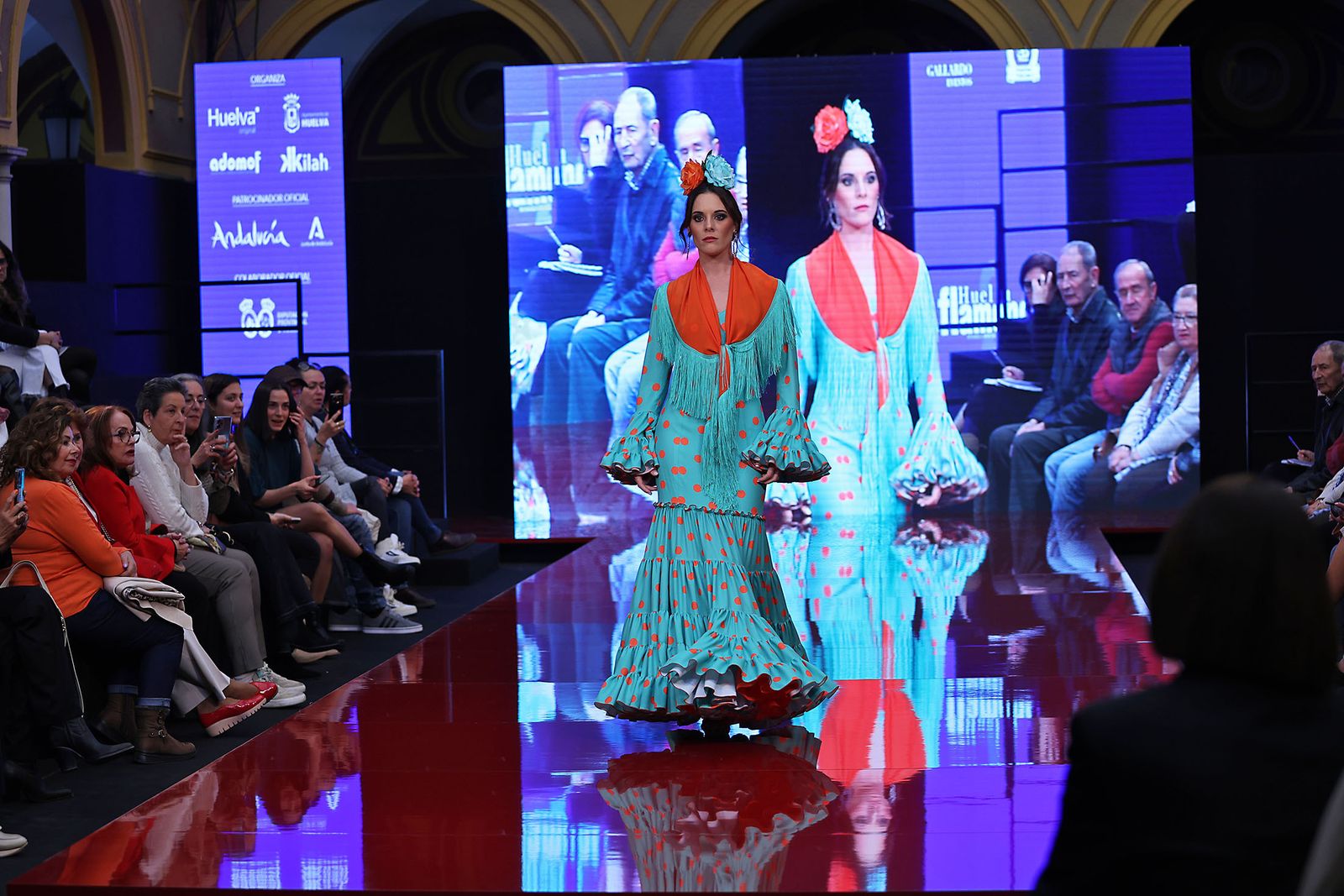Imágenes de la pasarela Huelva Flamenca 2024