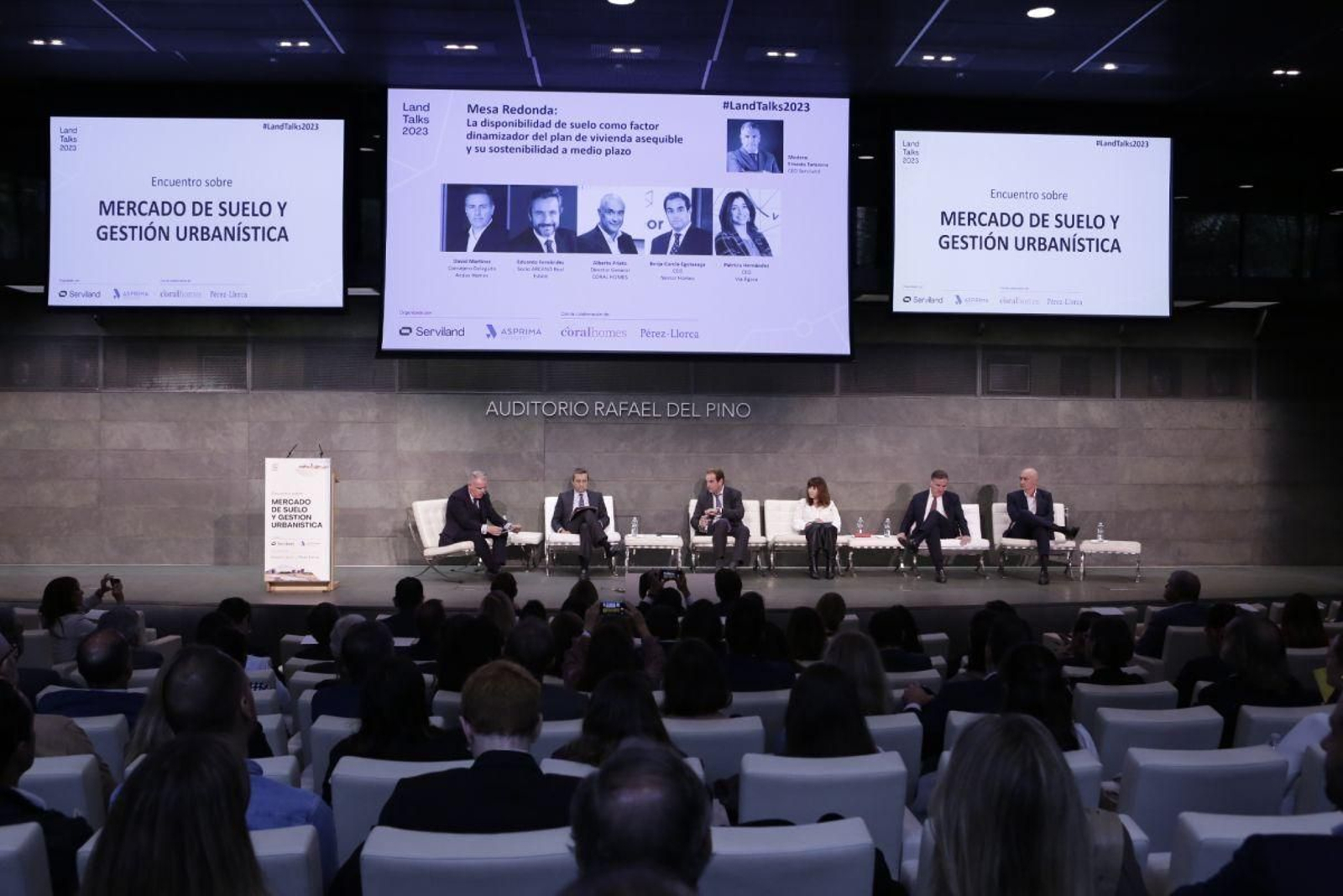 Una de las sesiones de trabajo de Land Talks.