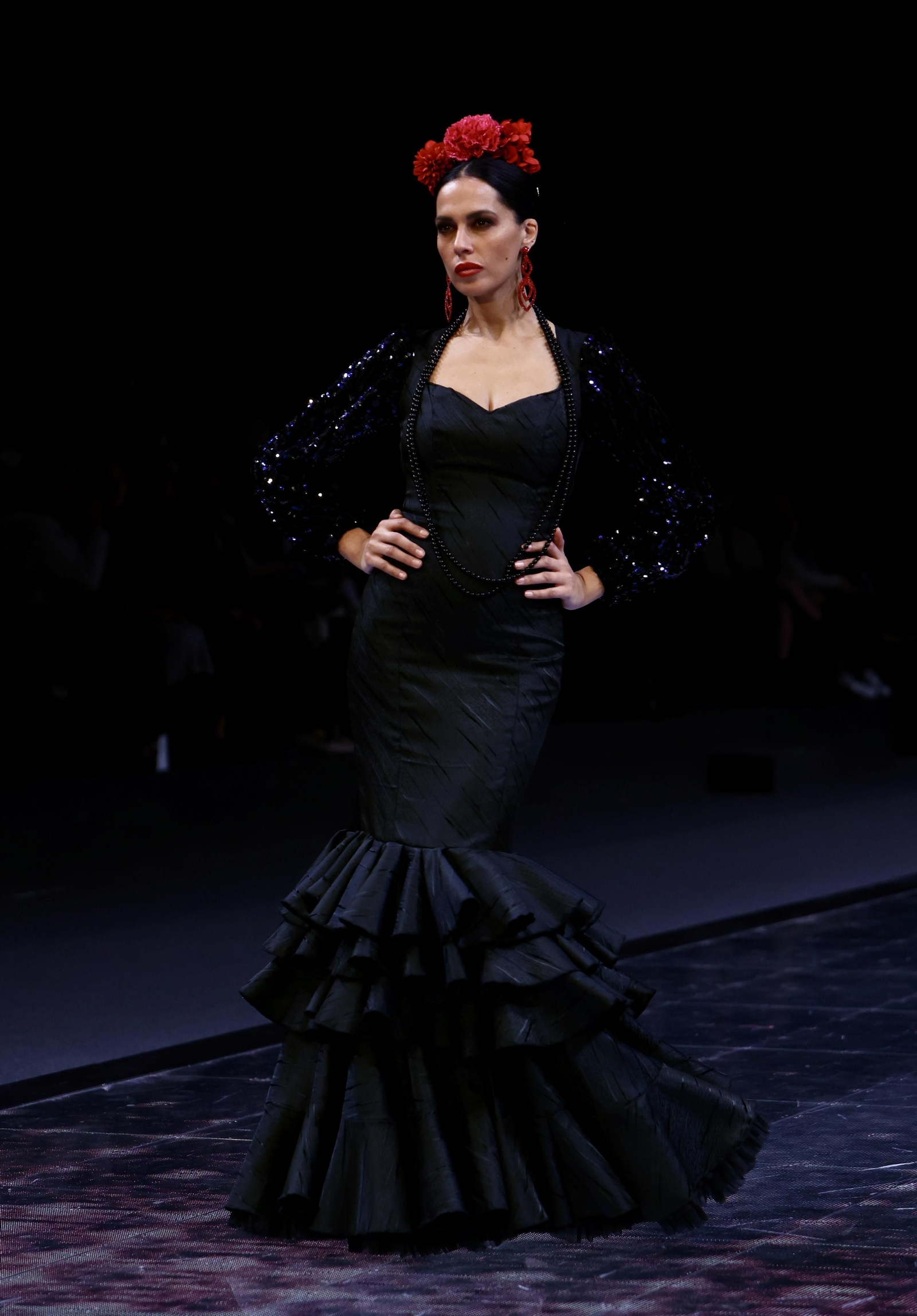 Desfile de Inma Castrejón en SIMOF 2024, todas las fotos