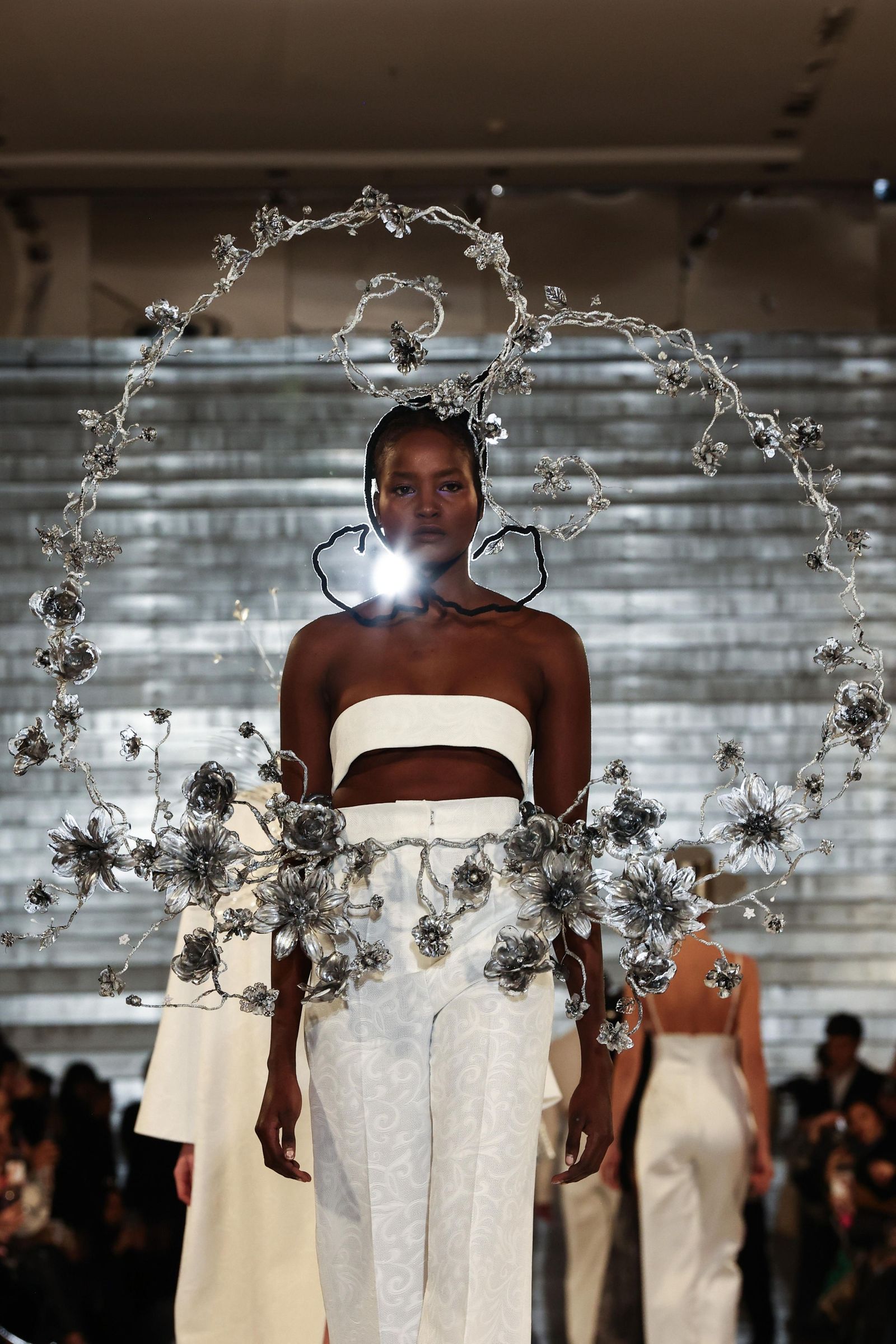 Juana Martín presenta su colección 'La Rosée' en la pasarela de Alta Costura de París, en imágenes