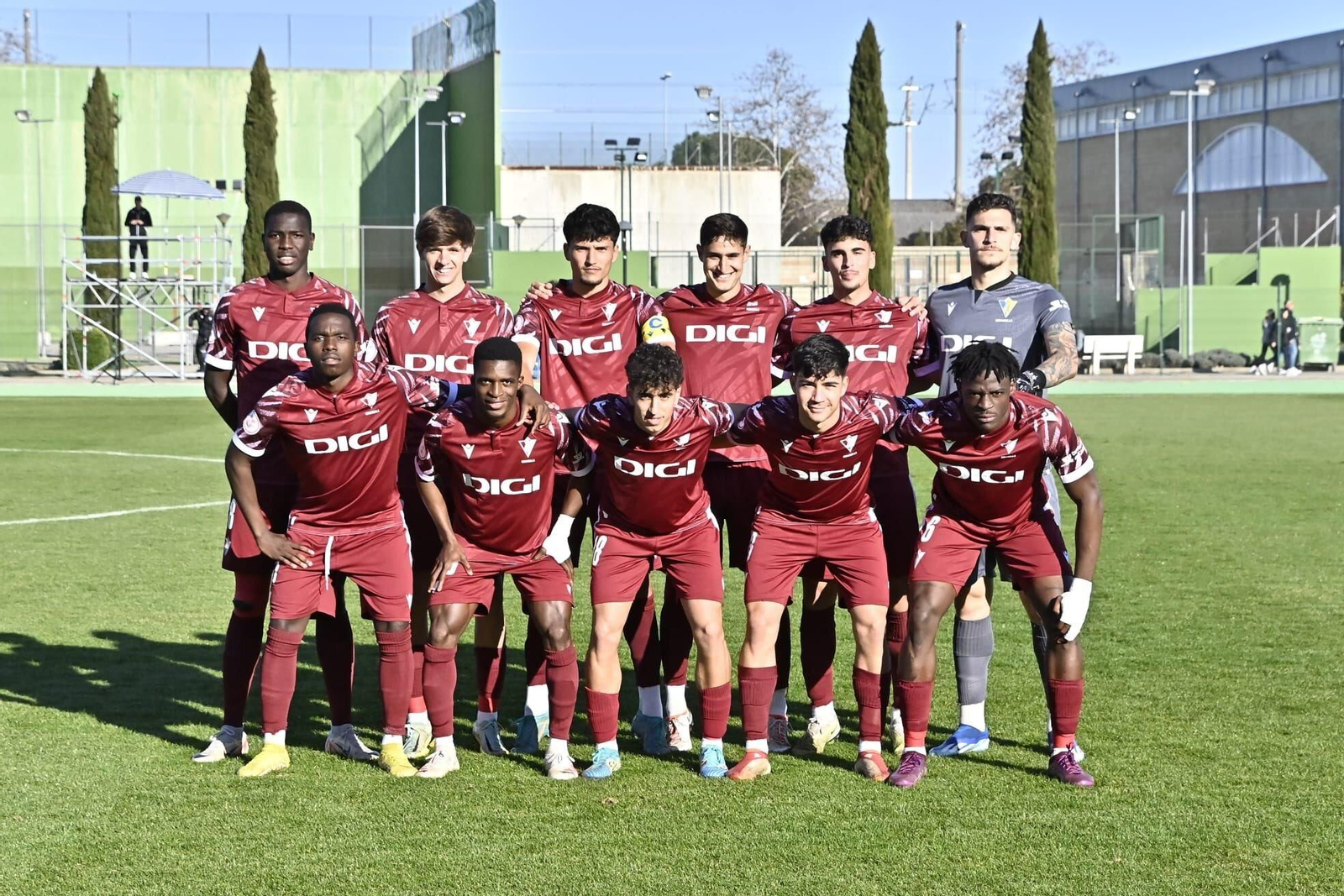 Formación del filial cadista en el Polideportivo Juan Carlos I.
