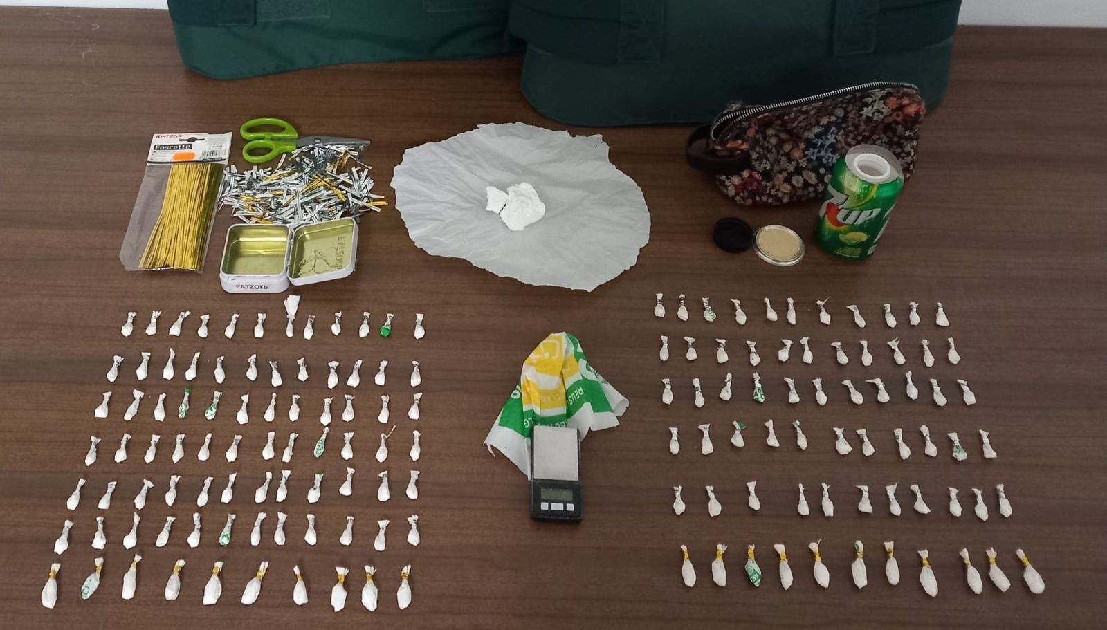 Droga intervenida por la Guardia Civil en Fernán Núñez.