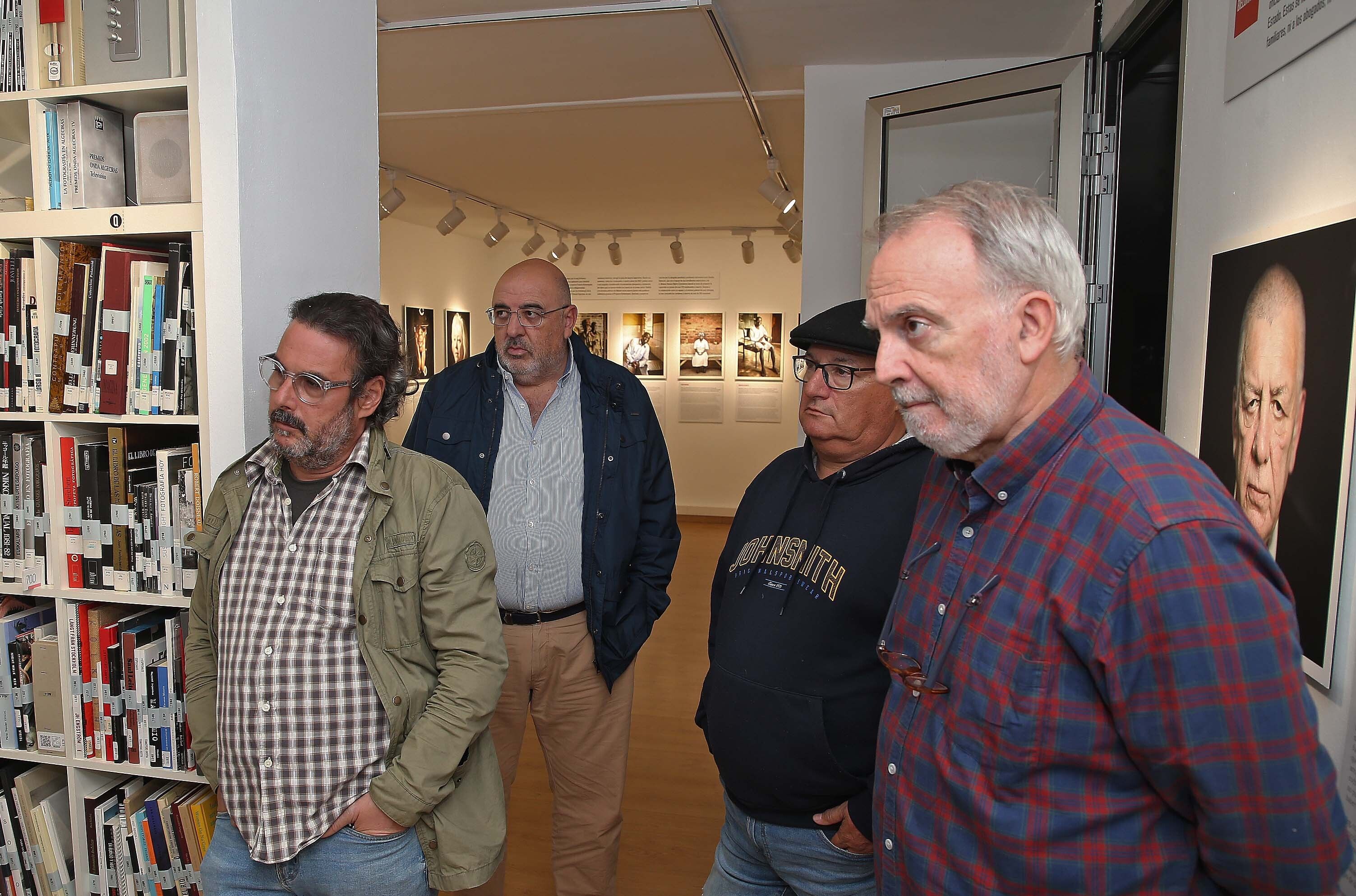 La UFCA  muestra la exposición de Sofía Moro a la Asociación de la Prensa del Campo de Gibraltar