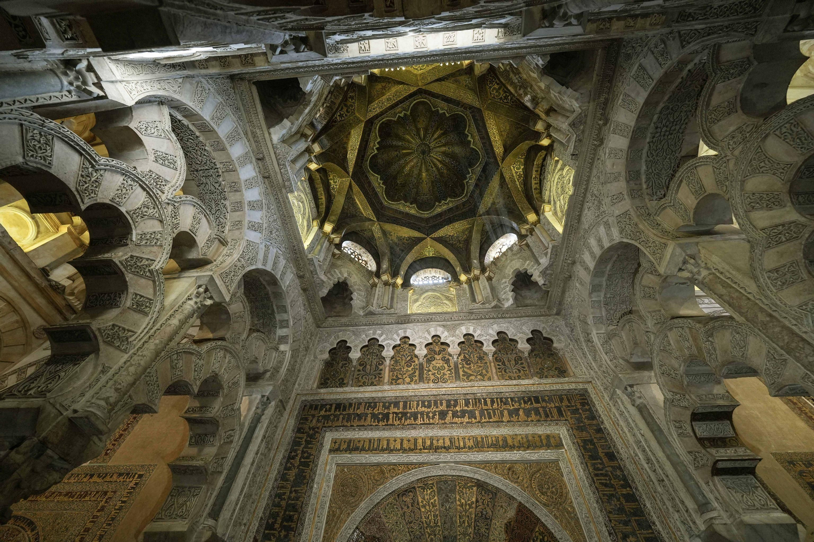 Las fotografías del inicio de las obras de restauración de la Maqsura de la Mezquita-Catedral de Córdoba