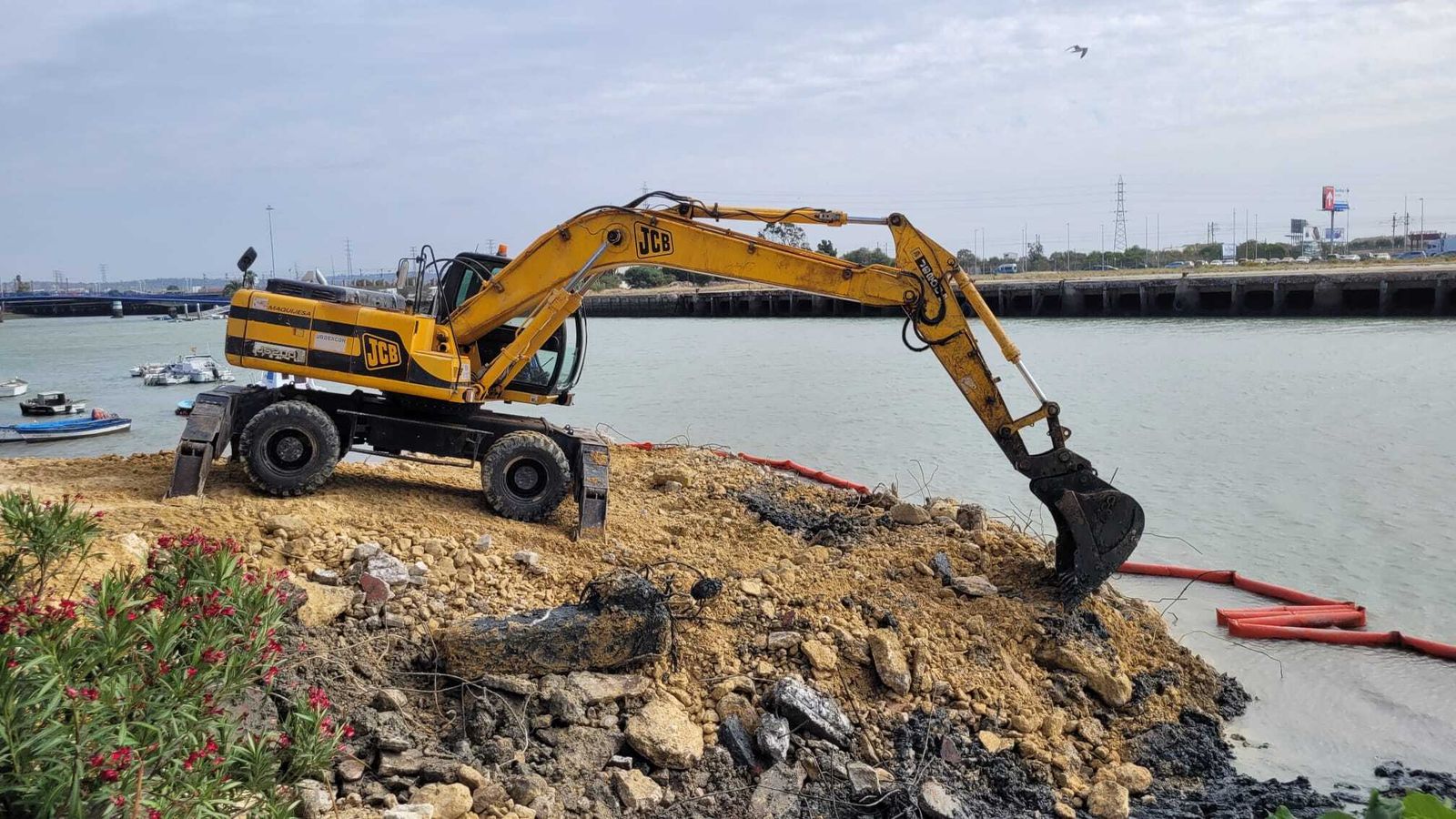 Obras en la zona del antiguo muelle de San Ignacio, en una imagen de mediados de octubre de 2023.
