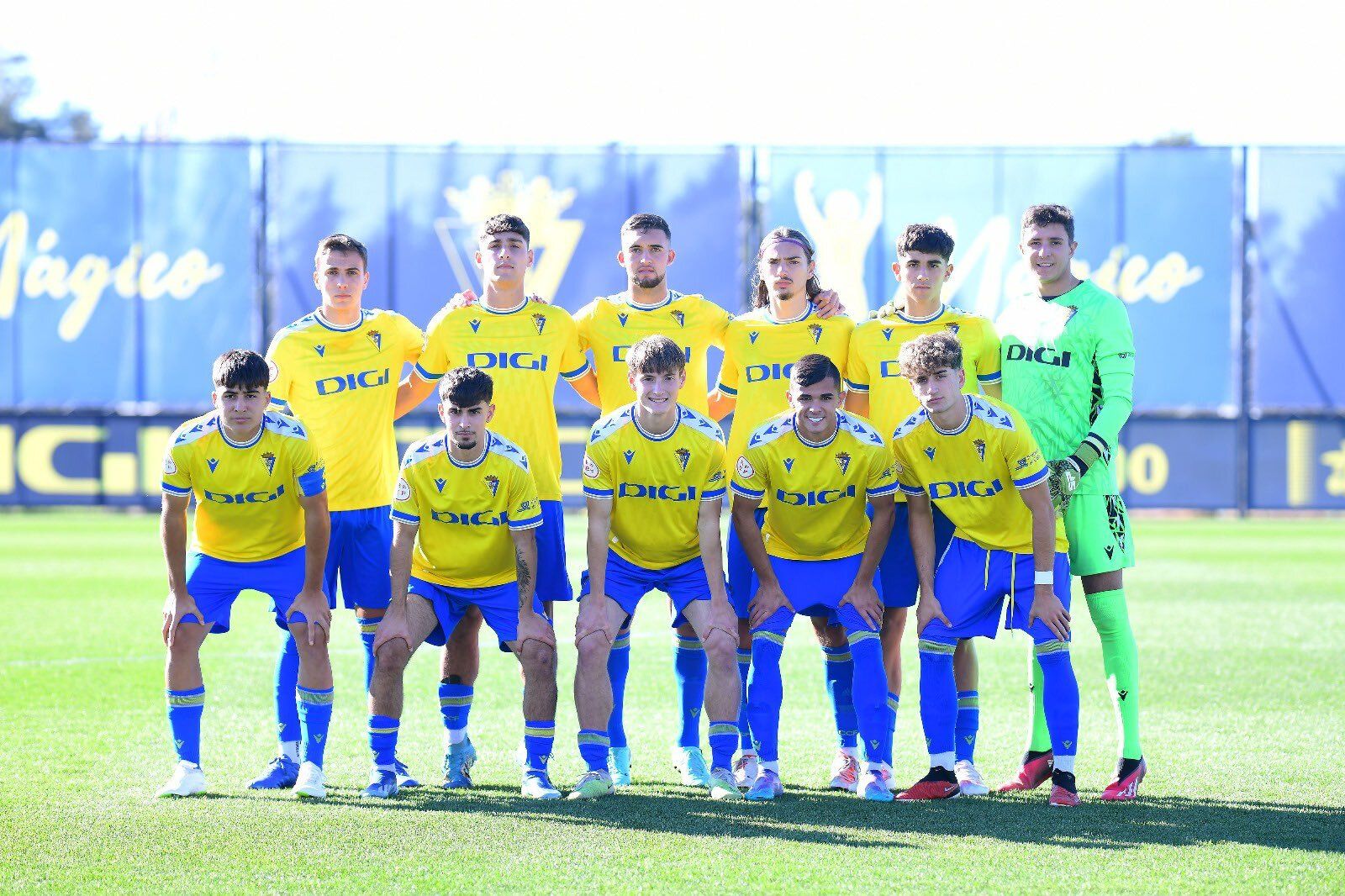 Once inicial de los cadistas ante los ovetenses.