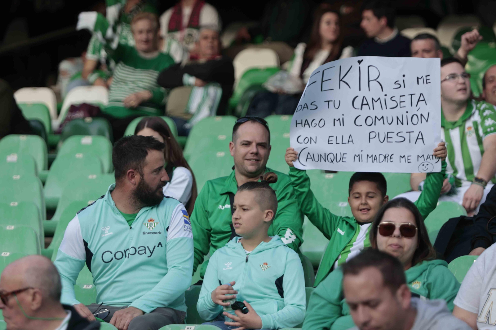 Búscate en las gradas del Villamarín