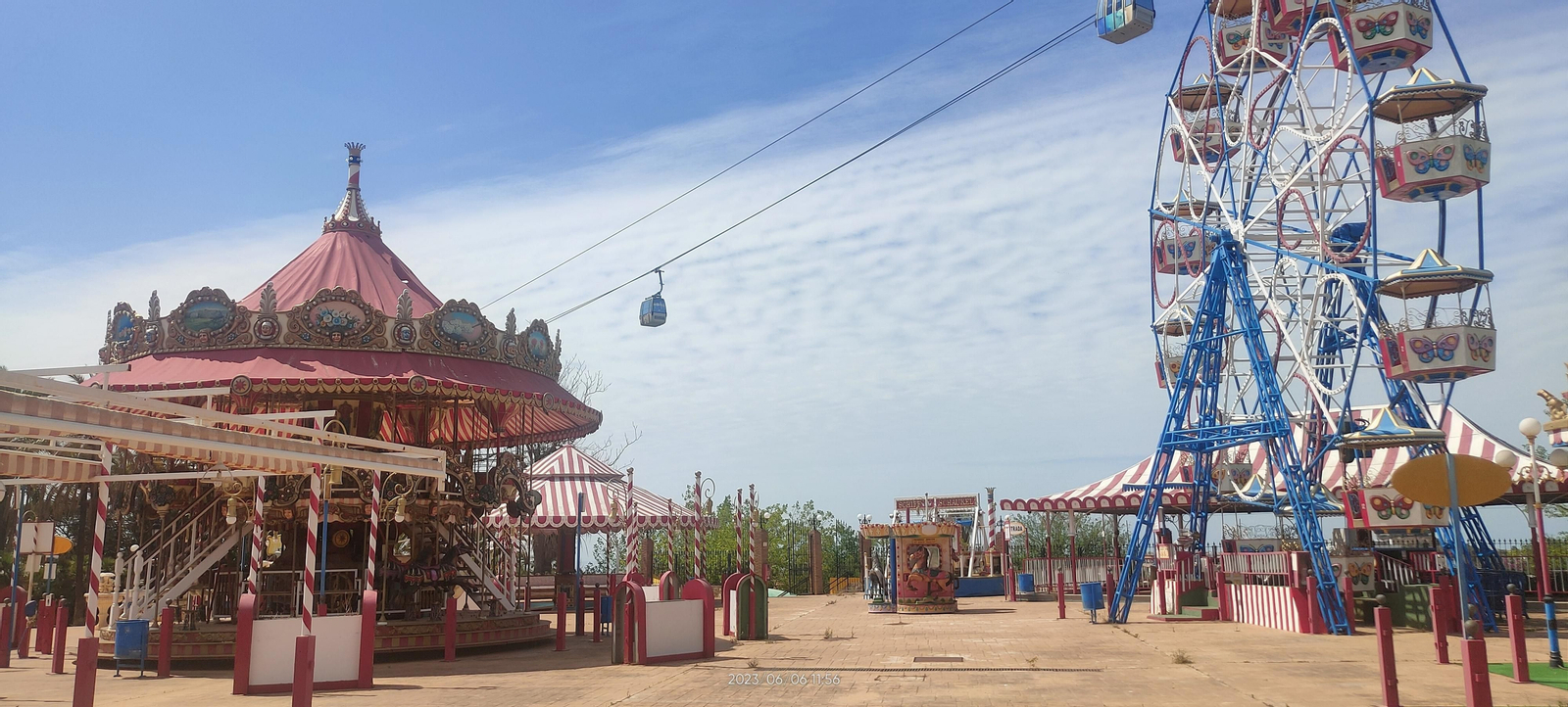 Vista del parque de atracciones Tívoli.
