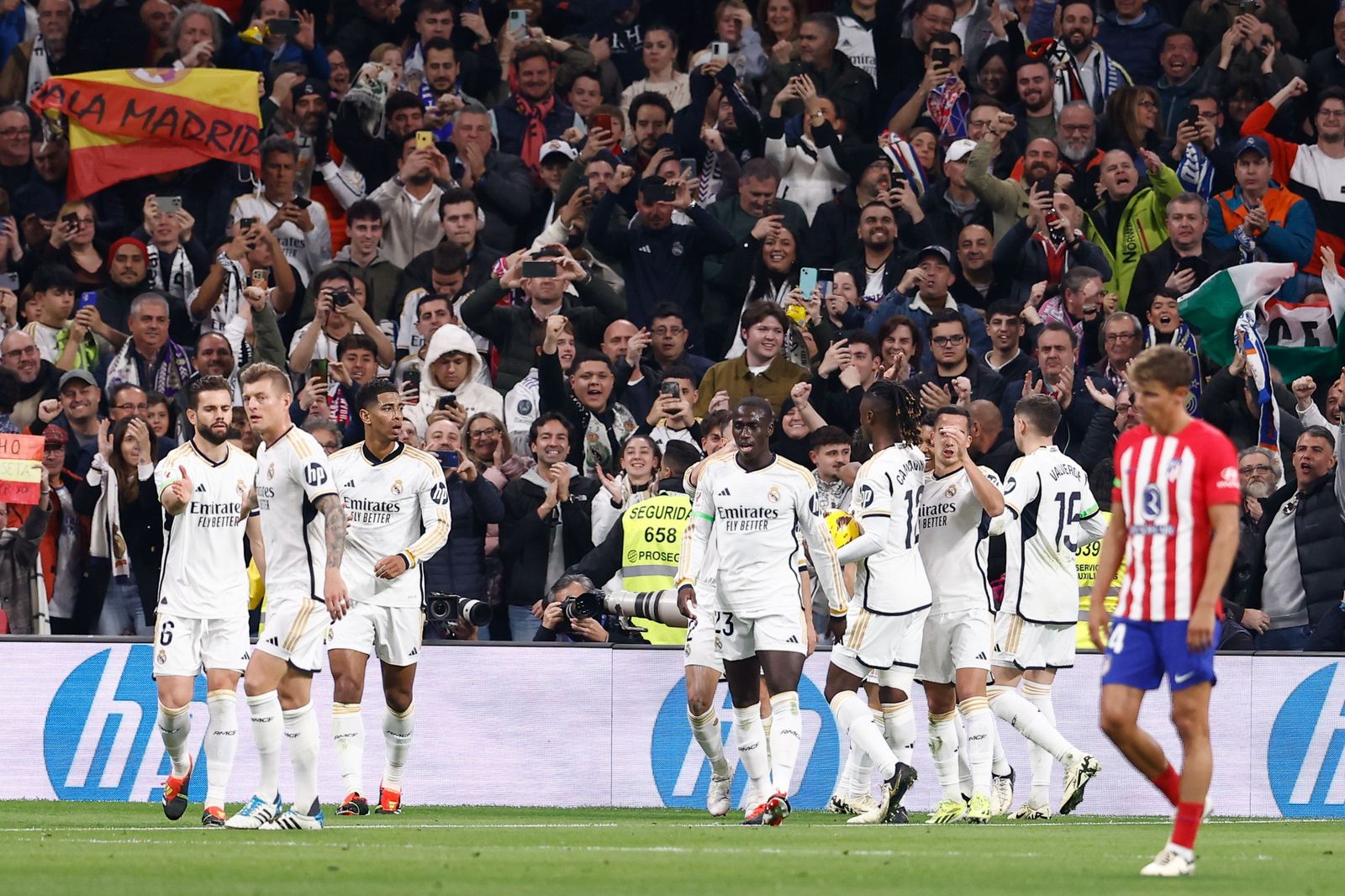 Brahim Díaz, protagonista en el derbi madrileño y aclamado por el Bernabéu