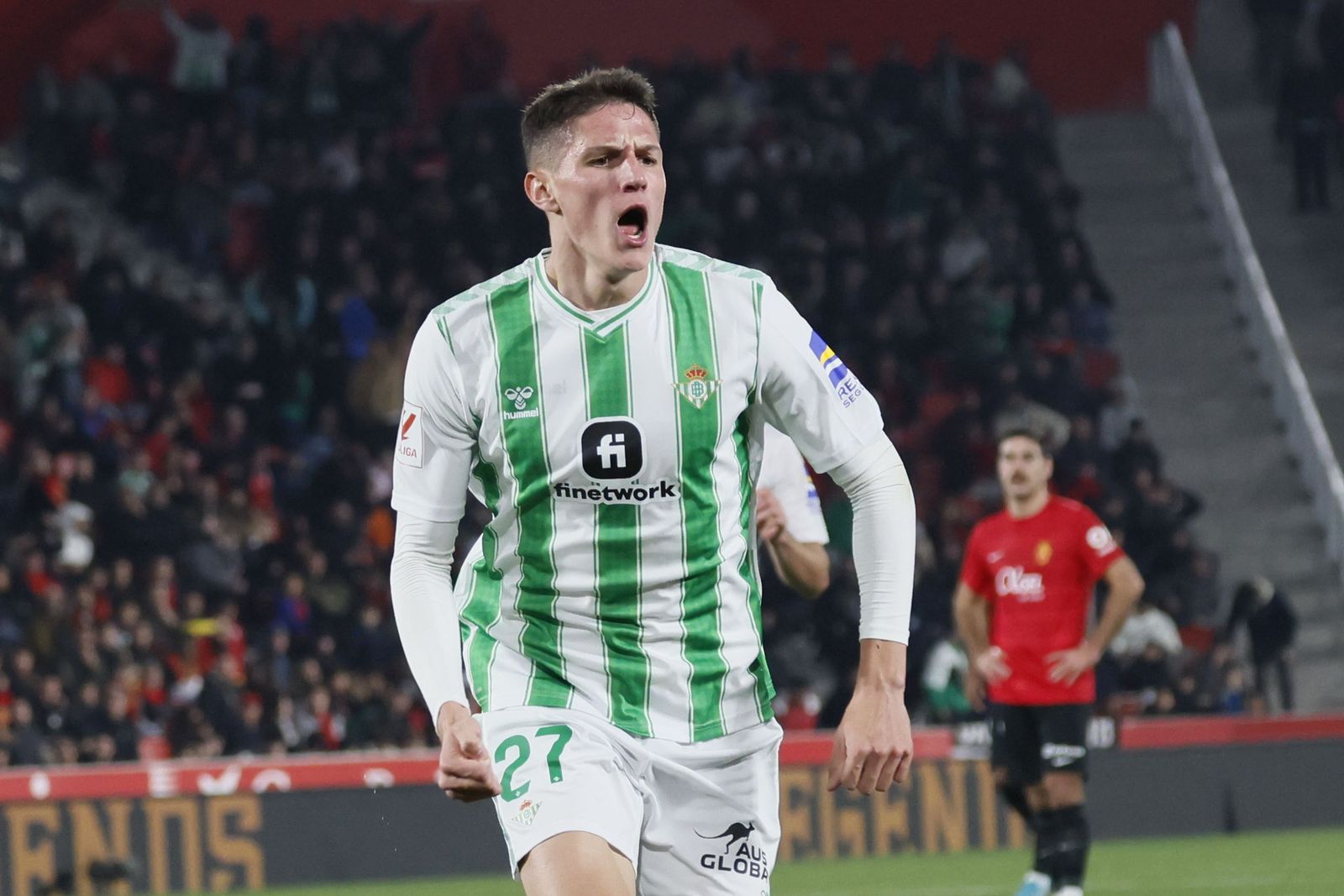 Sergi Altimira celebra su gol.