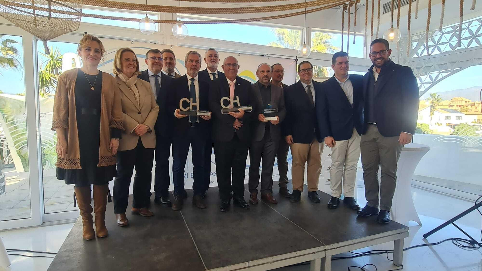 Los chiringuitos de la Costa reconocen en su reunión anual el trabajo del Puerto de Motril, el Patrón de la Cofradía de Pescadores y Proyecto Hombre