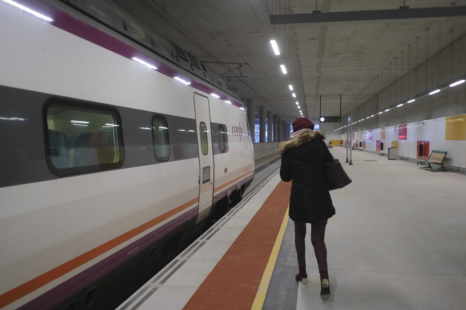 Tren Avant en la estación AVE de Antequera.