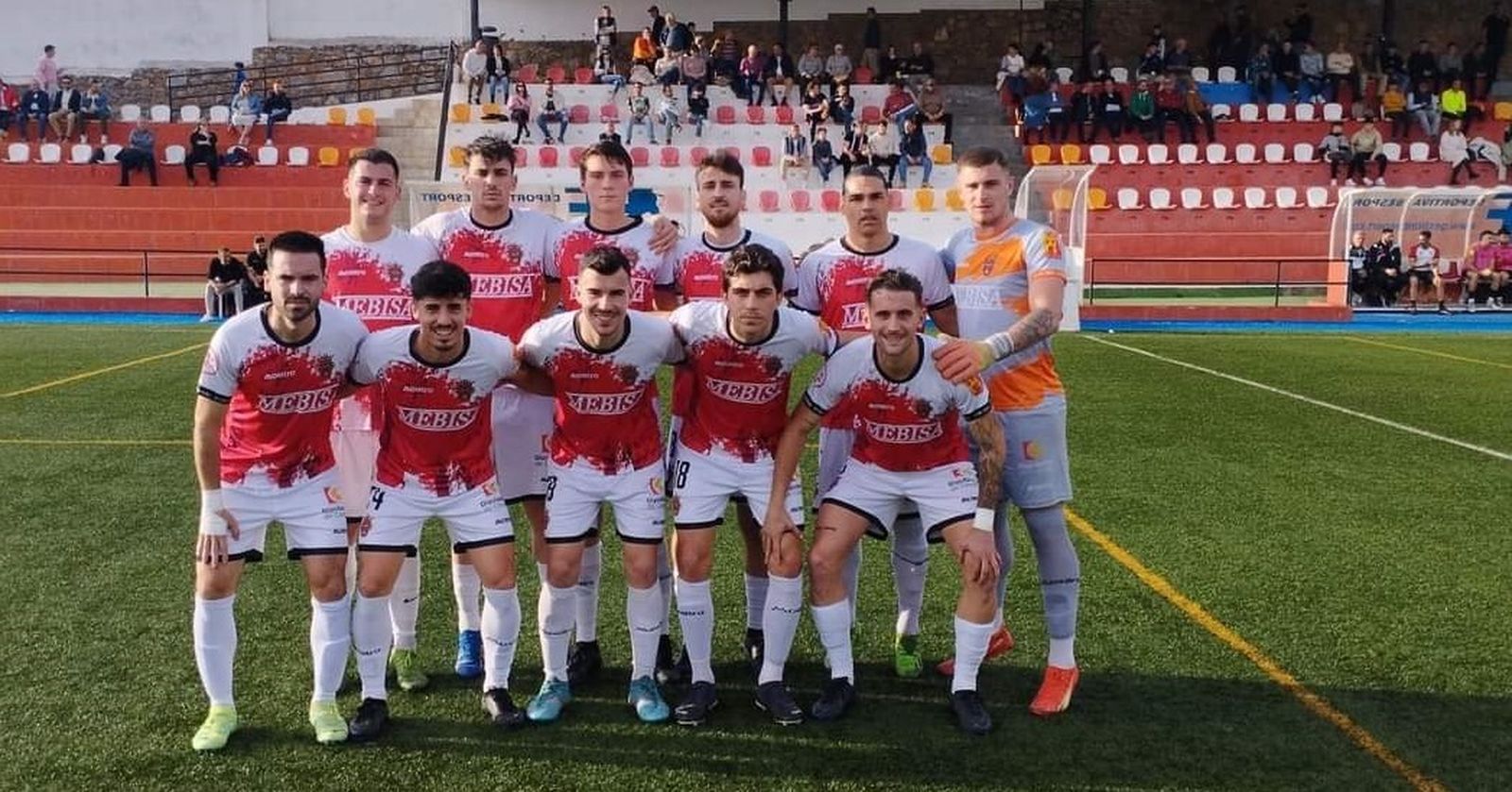 Formación inicial del Espeleño ante el Cabecense.