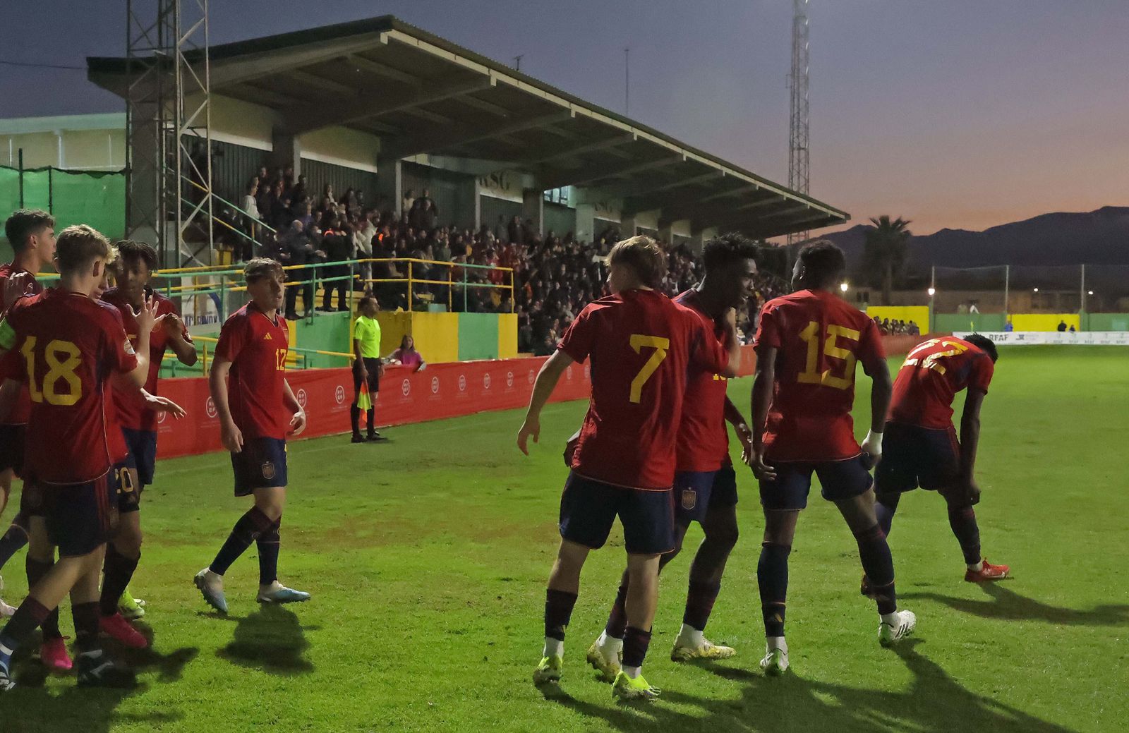 Las mejores fotos del España - Italia sub-17: Camarda, Oyono, Iago y Reyes en Los Barrios