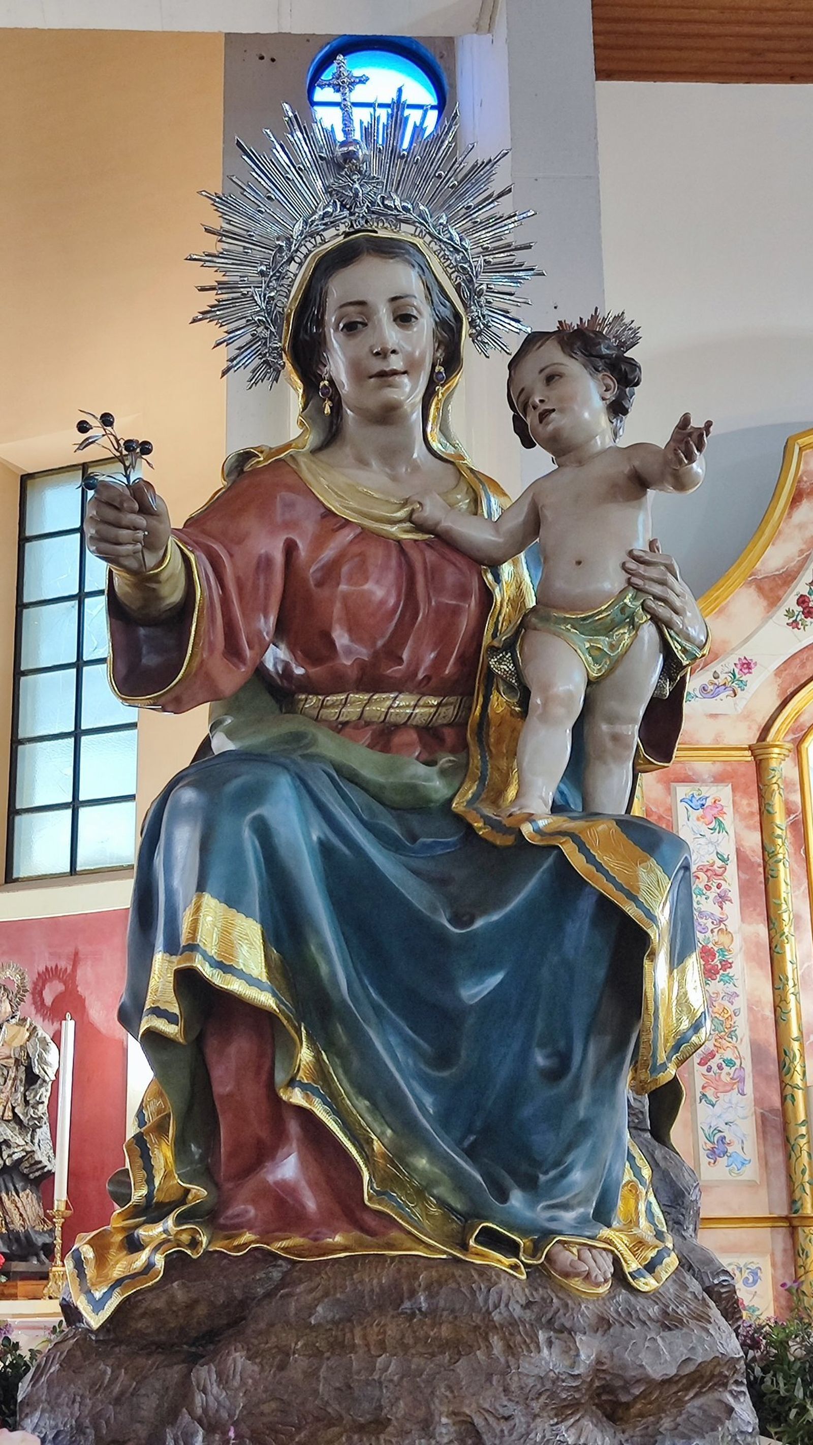 La Virgen de la Oliva, obra de Darío Fernández