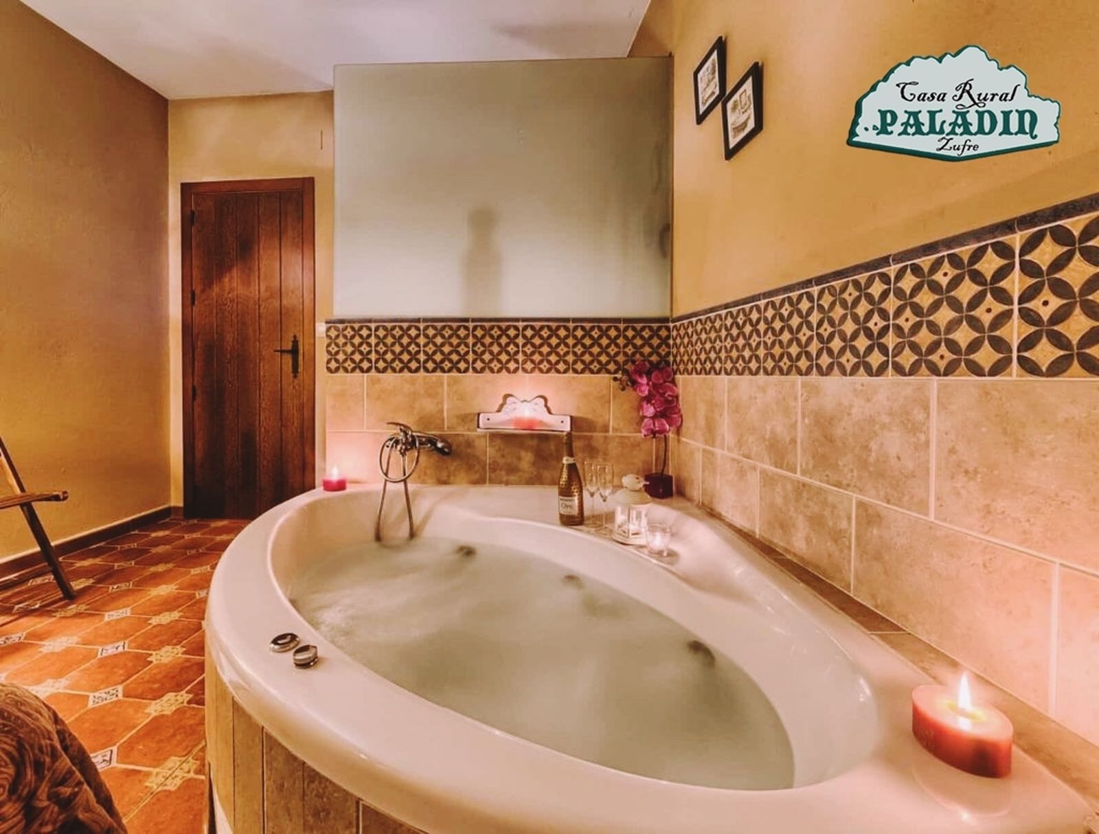 ¿Un jacuzzi en la habitación? Apúntate esta casa rural en este pueblo de Huelva