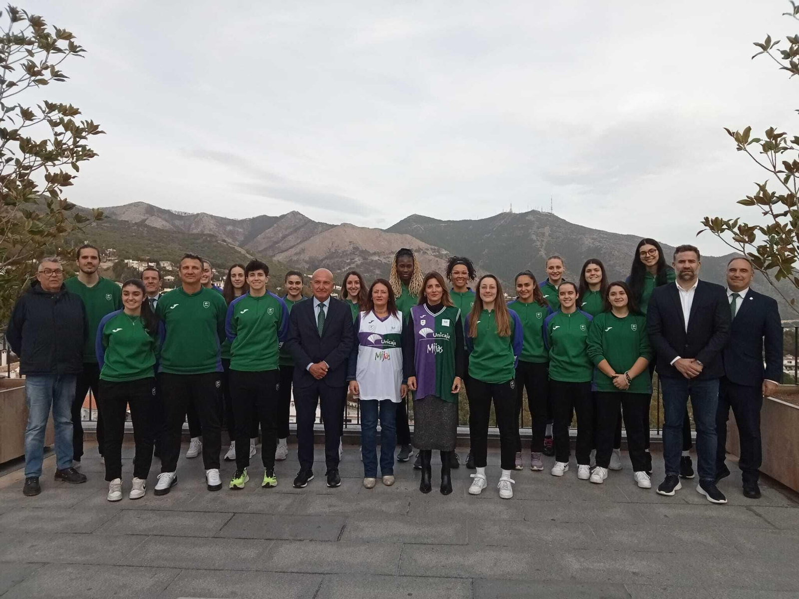 La recepción del Ayuntamiento al Unicaja Mijas.