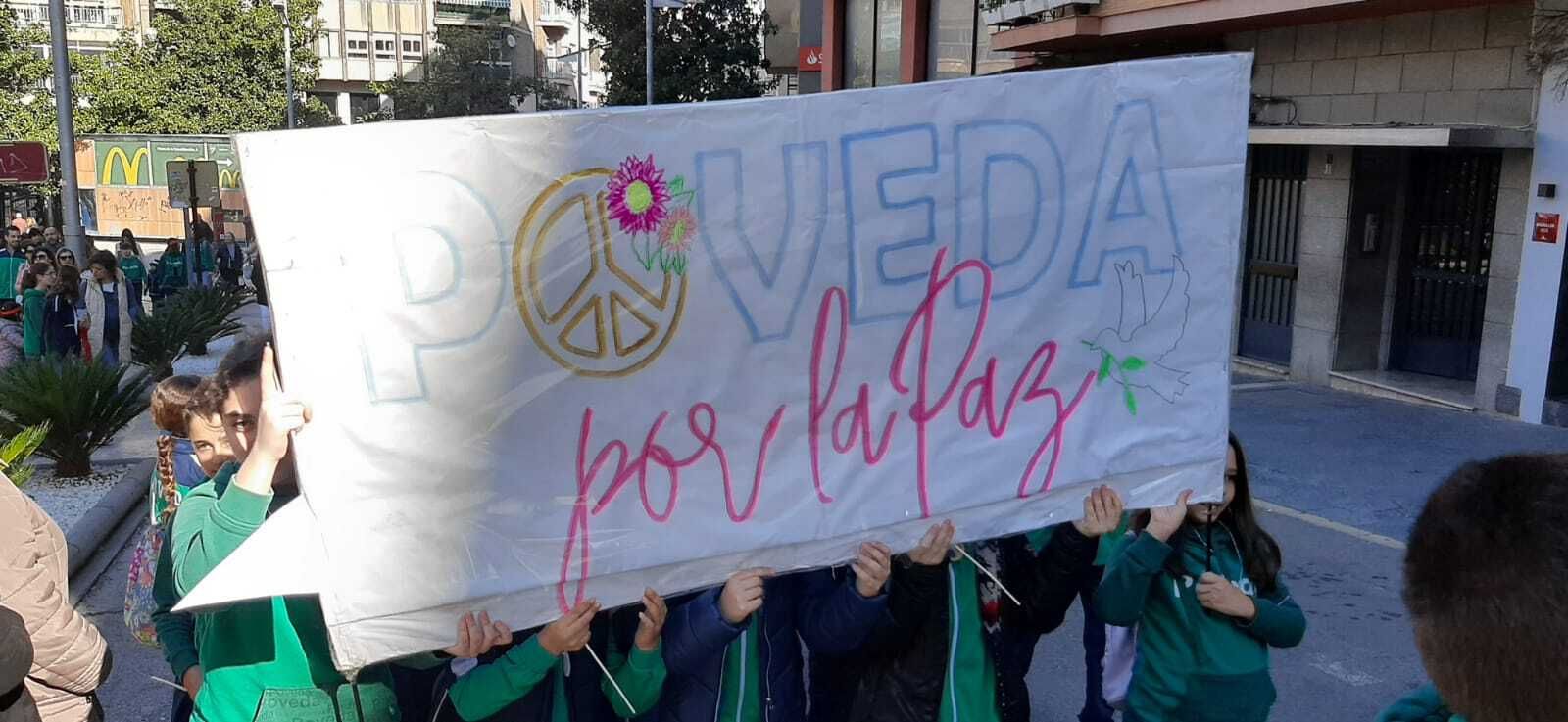 Así ha sido la caminata por la paz del colegio Pedro Poveda de Jaén