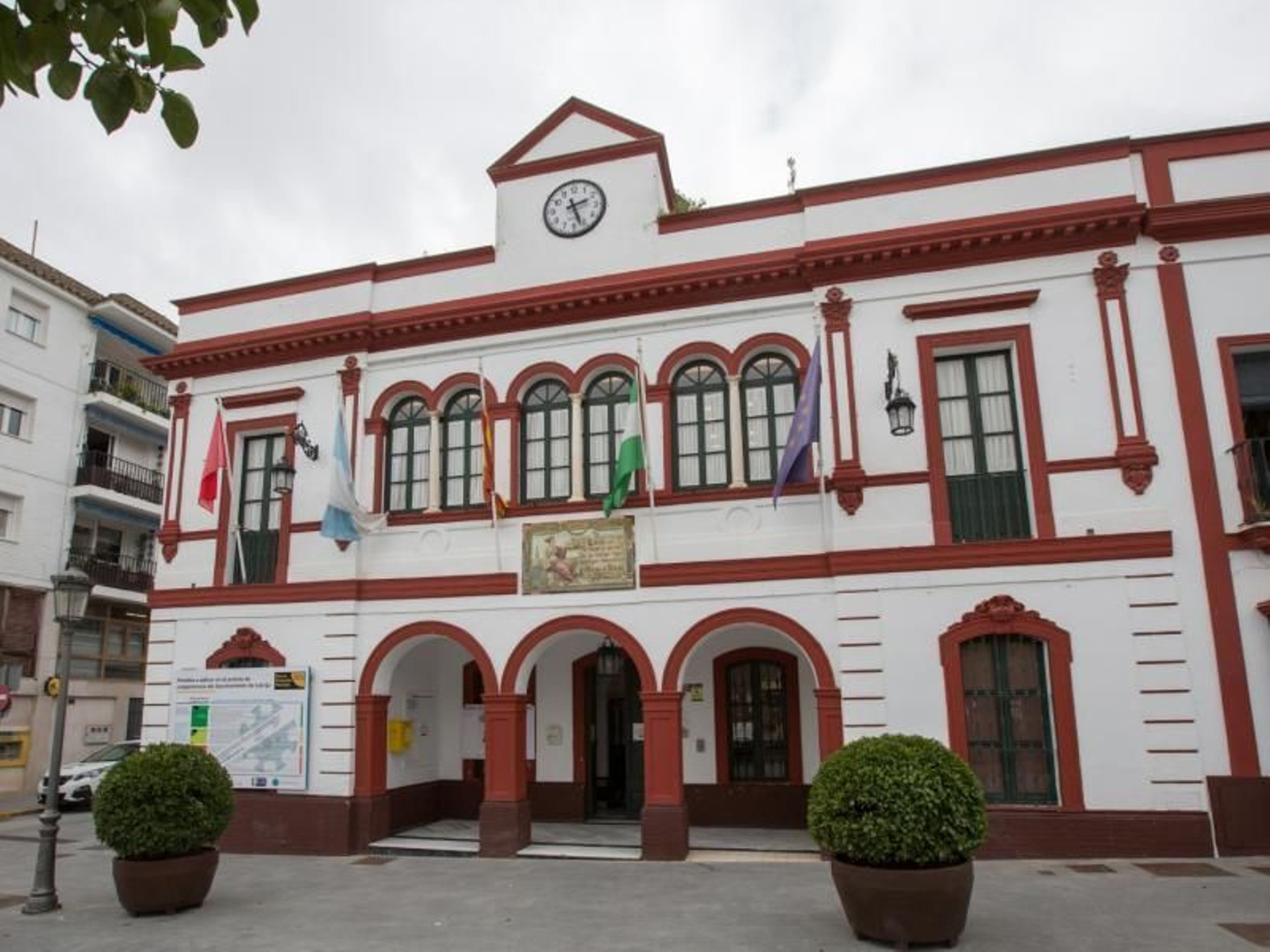 El Ayuntamiento de Lebrija.