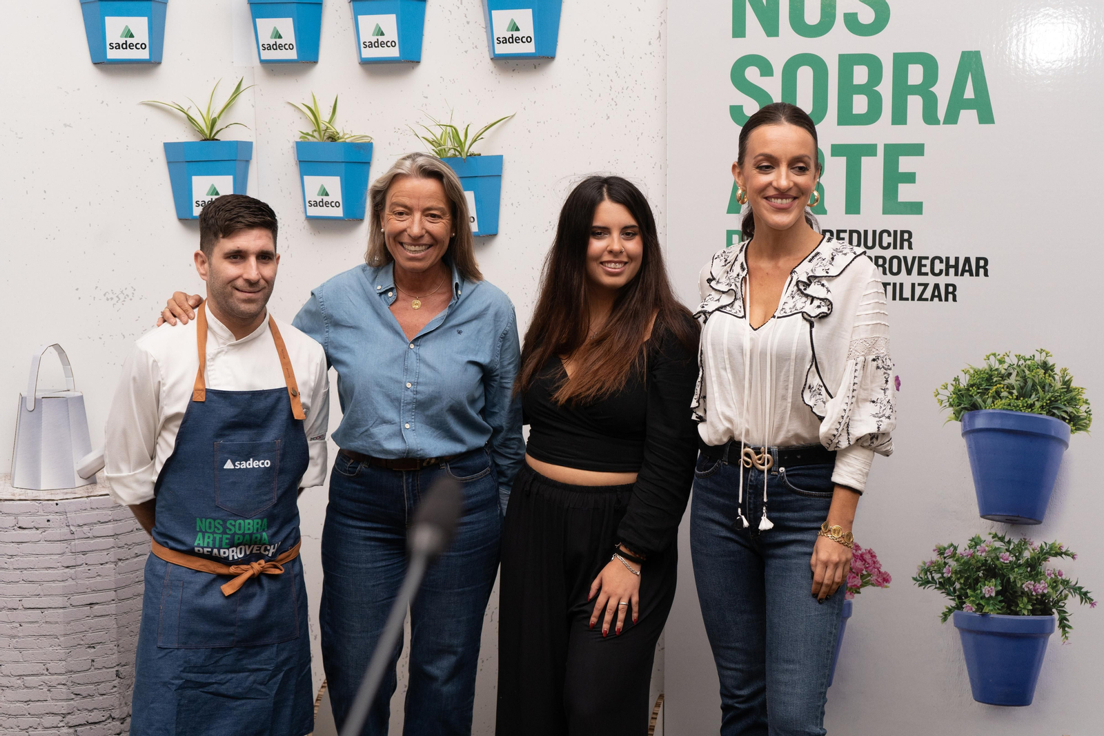 Paco Villar, Isabel Albás, Cristina Lara y Almudena Castillejo, en la presentación de la campaña.