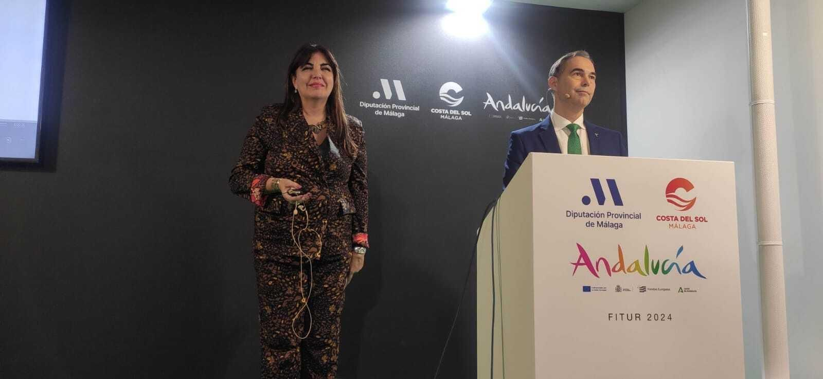 La concejala Presi Aguilera y el alcalde de Benalmádena, Juan Antonio Lara.