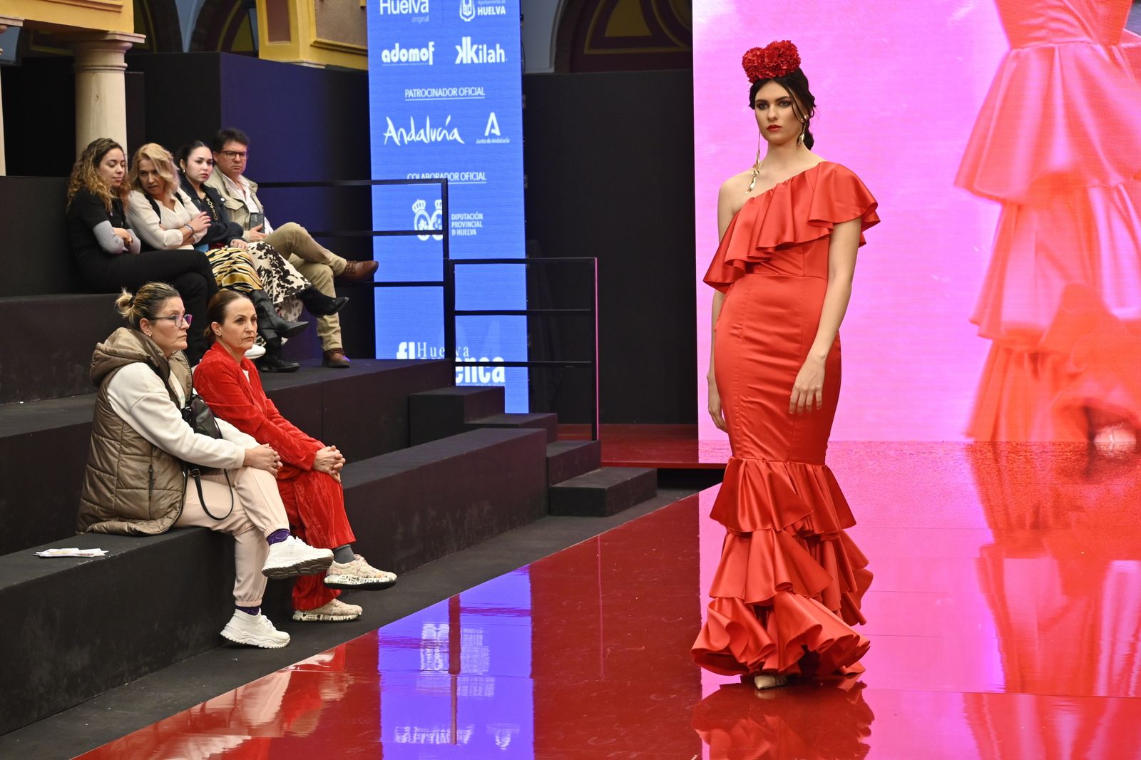 Imágenes del segundo día  de pasarela Huelva Flamenca
