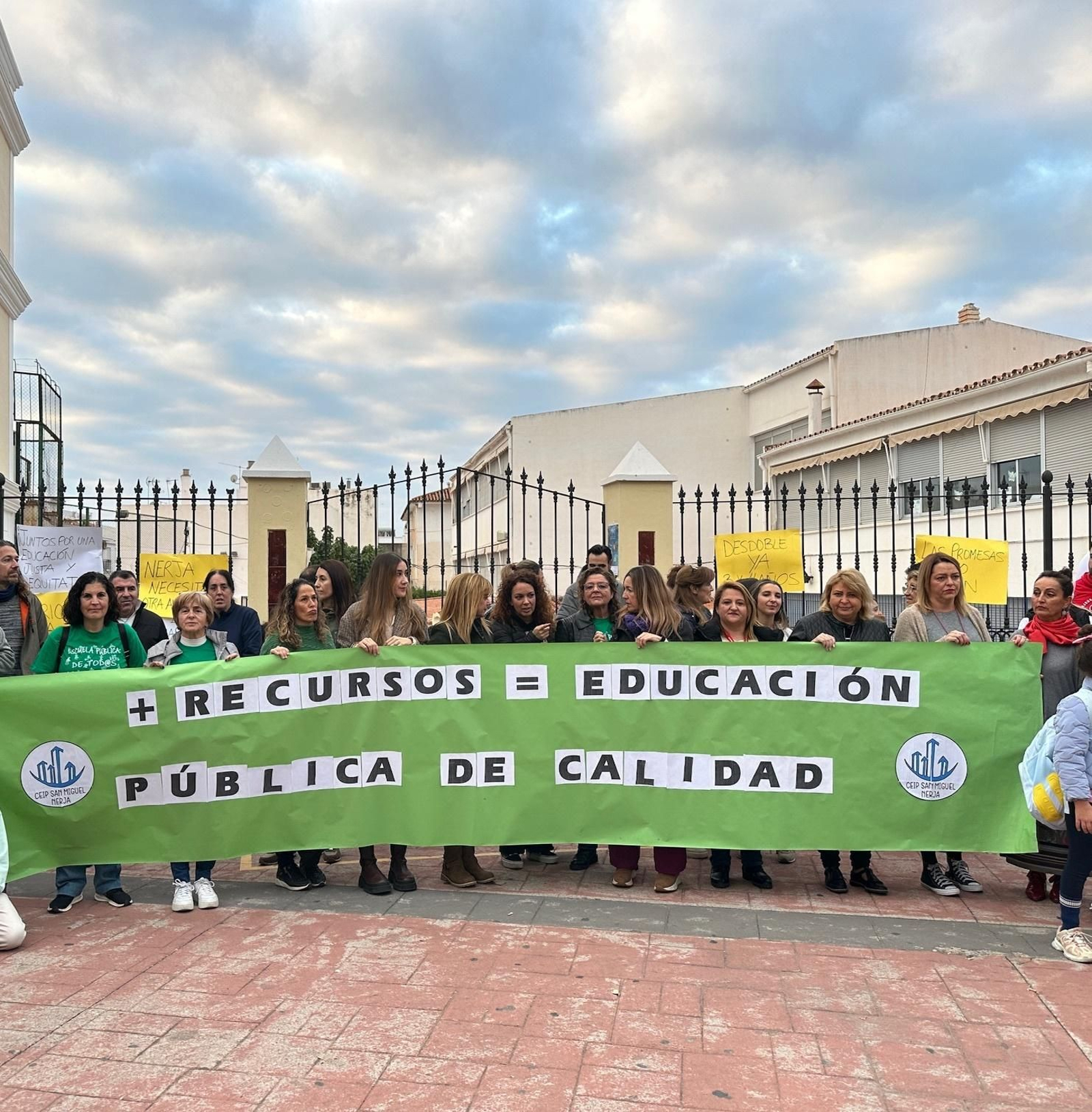 Manifestación del AMPA en el colegio de San Miguel