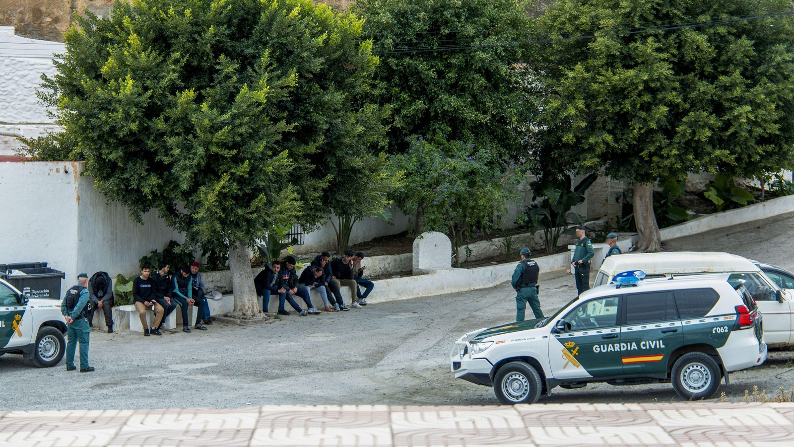 Llegan unos 80 migrantes a la costa de Granada en dos embarcaciones neumáticas