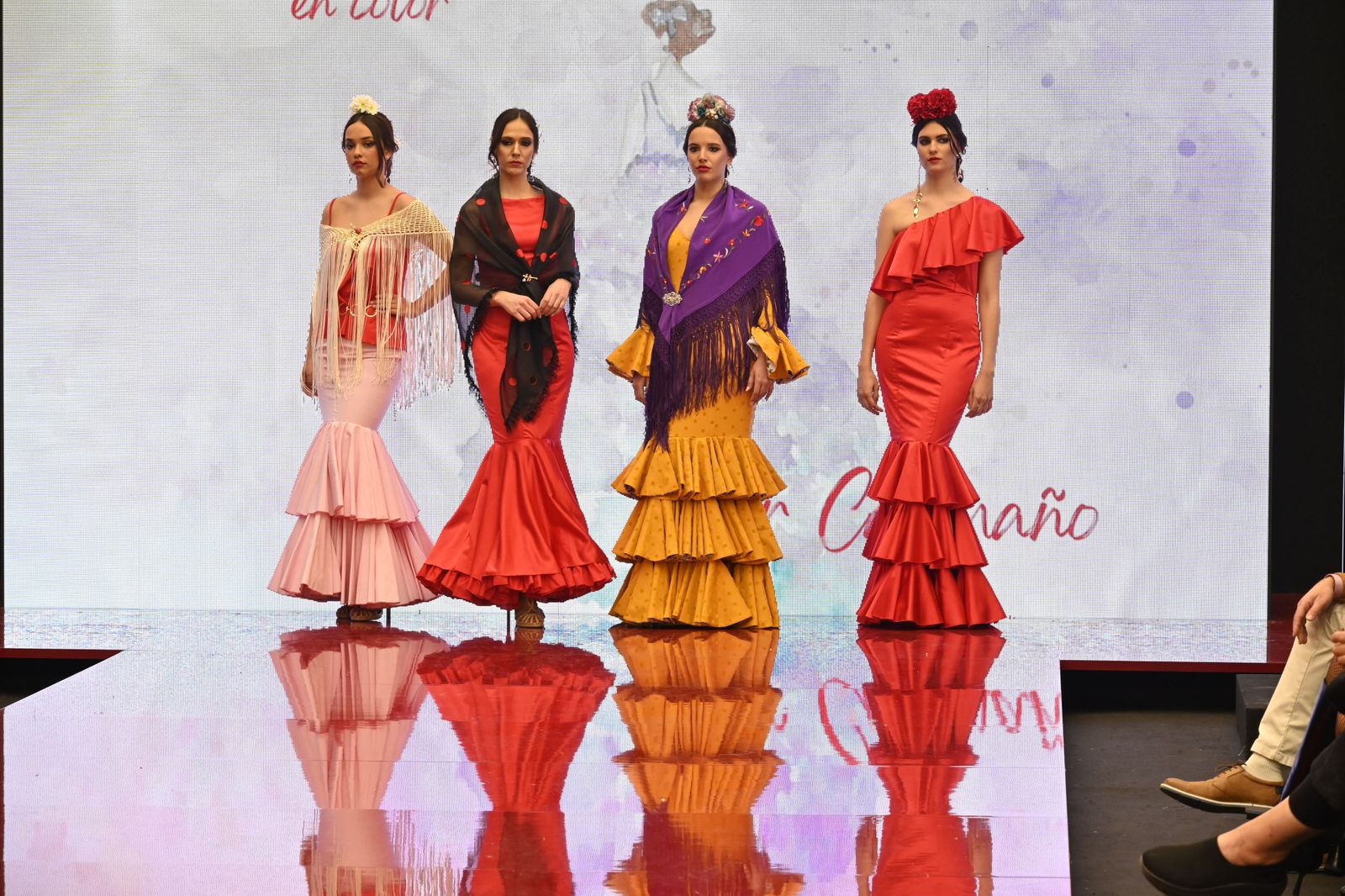 Imágenes del segundo día  de pasarela Huelva Flamenca