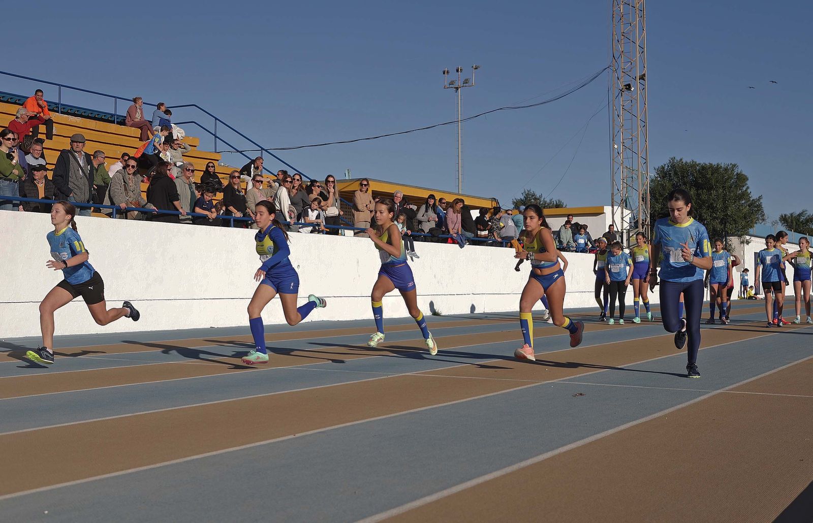 Fotos de la final de los Juegos Municipales de Atletismo en Algeciras