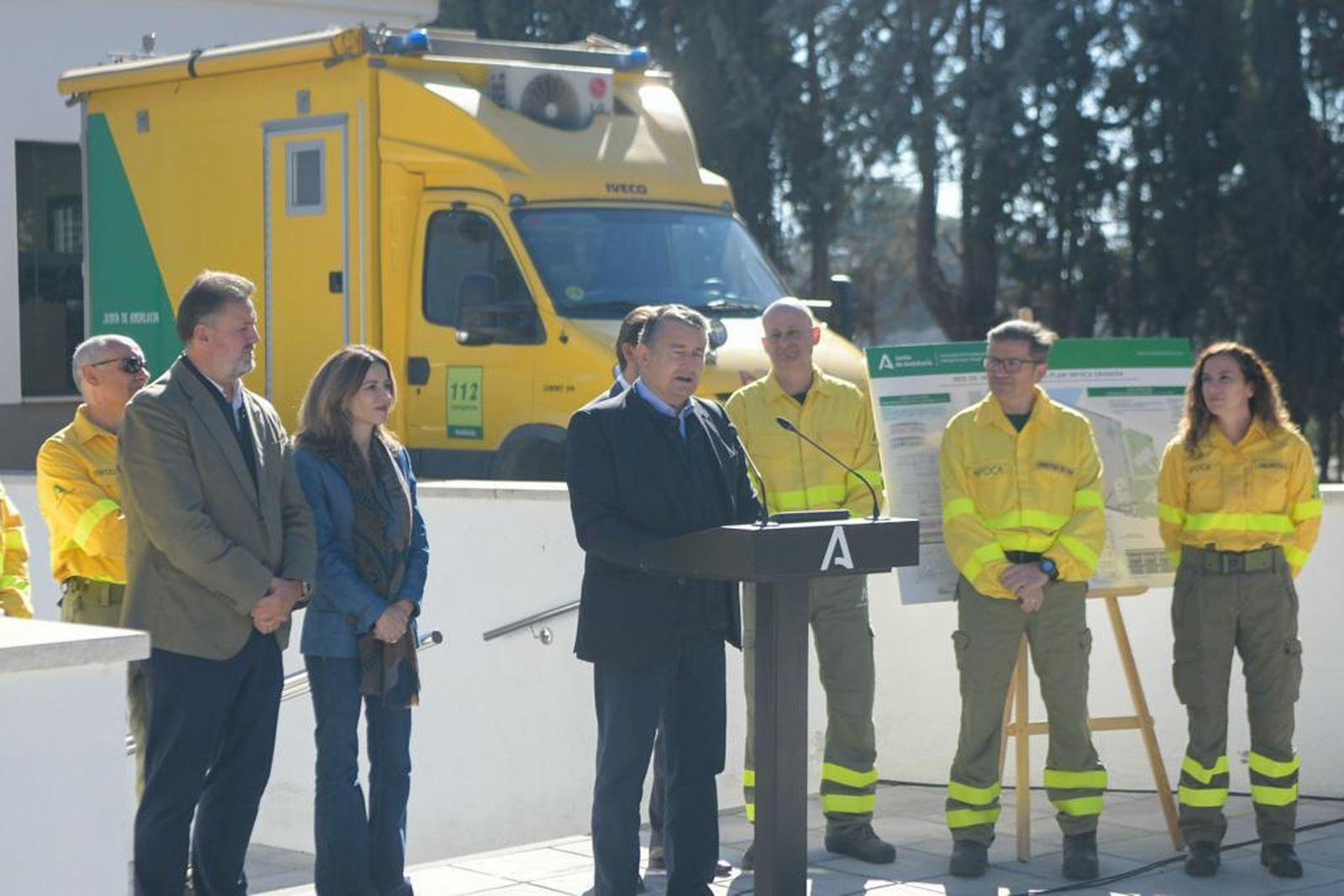 Antonio Sanz en el COT del Plan Infoca en Granada