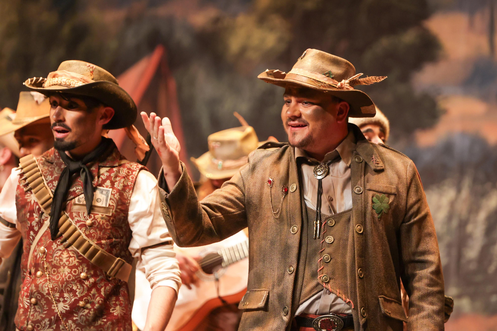 Imágenes de la actuación de la comparsa de Huelva "Los Renegaos" en el Carnaval Colombino