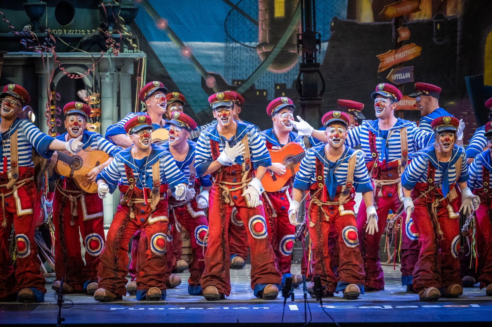 Comparsa 'Y seguimos cantando'