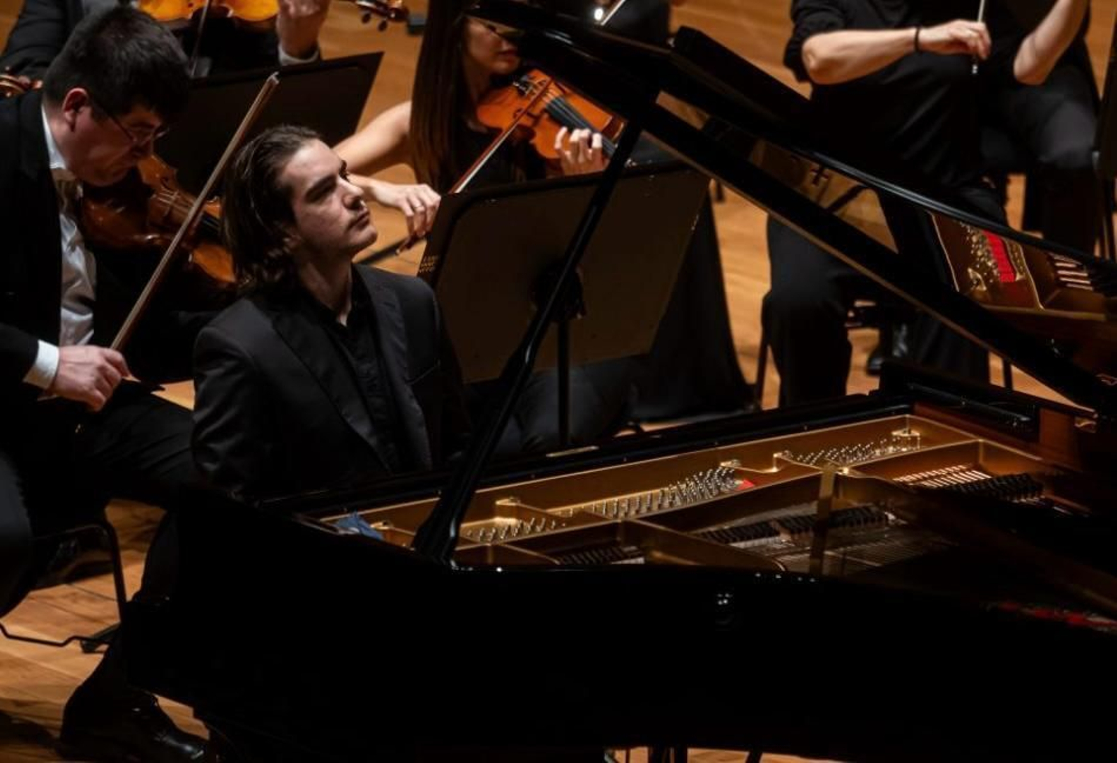 Emin Kiourktchian Tedtoev durante un concierto.