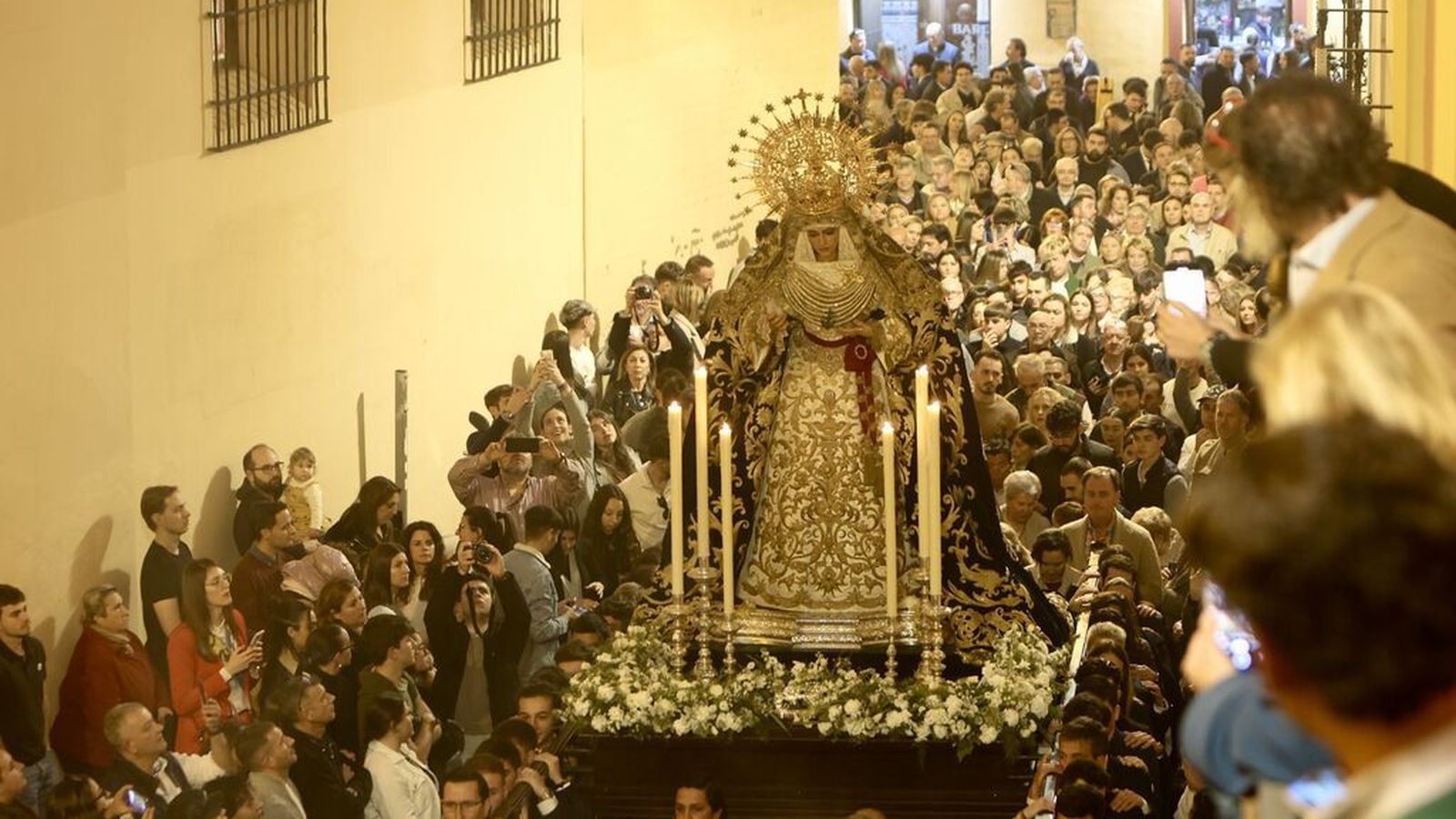 El regreso de la Esperanza de Triana a la Capilla de los Marineros