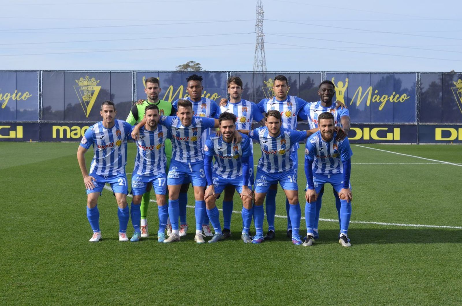 Formación del Águilas, la pasada jornada en su visita al Mirandilla