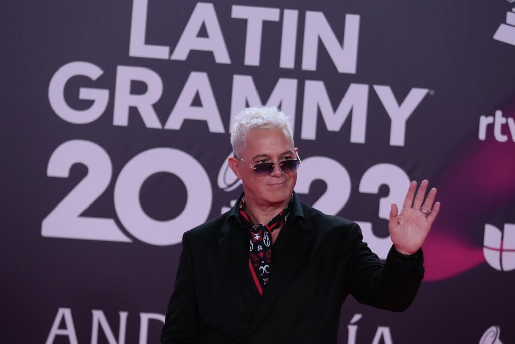 Alejandro Sanz en la alfombra roja de los Grammy Latinos
